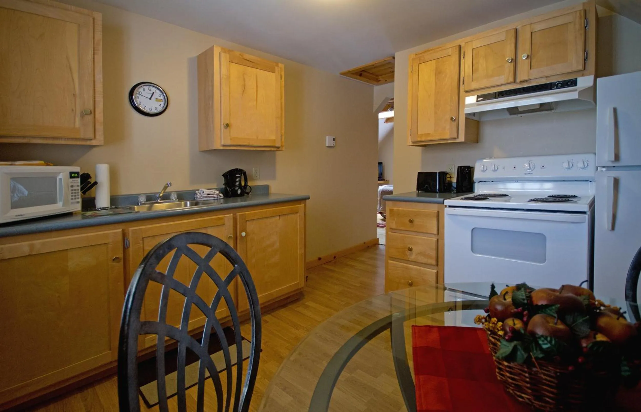 Kitchen or kitchenette in Mackenzie Motel & Cottages