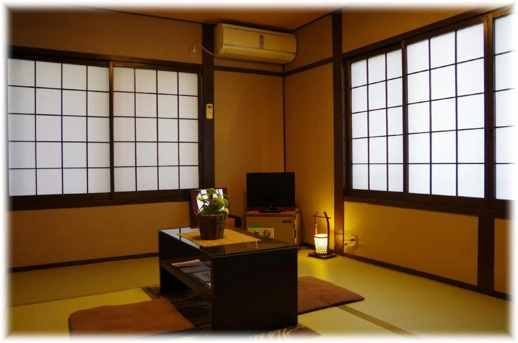 Japanese-Style Single Room with Shared Bathroom - single occupancy in Ryoso Chatani Japanese-Style Single Room with Shared Bathroom - single occupancy in Ryoso Chatani