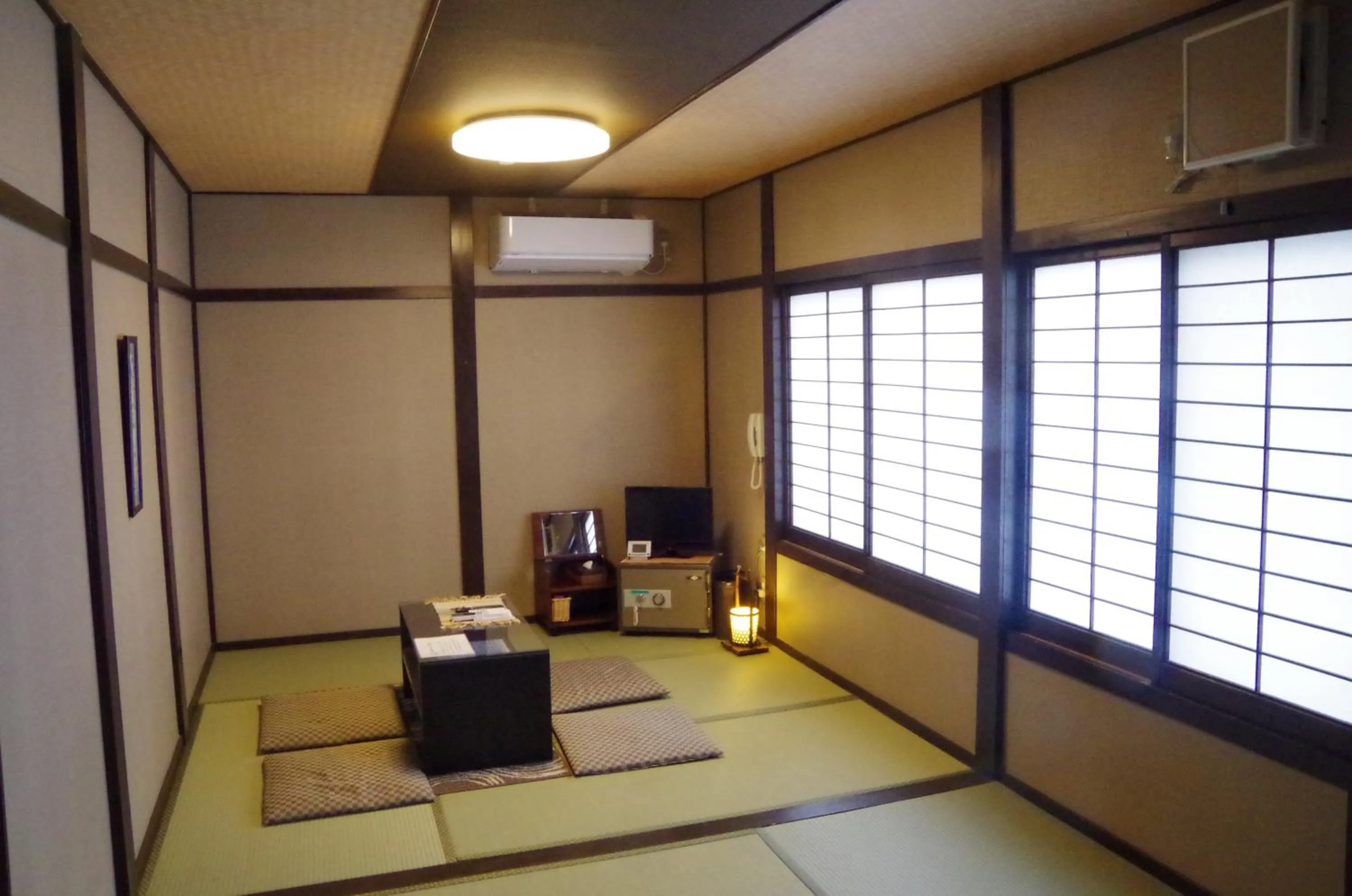 children in Ryoso Chatani