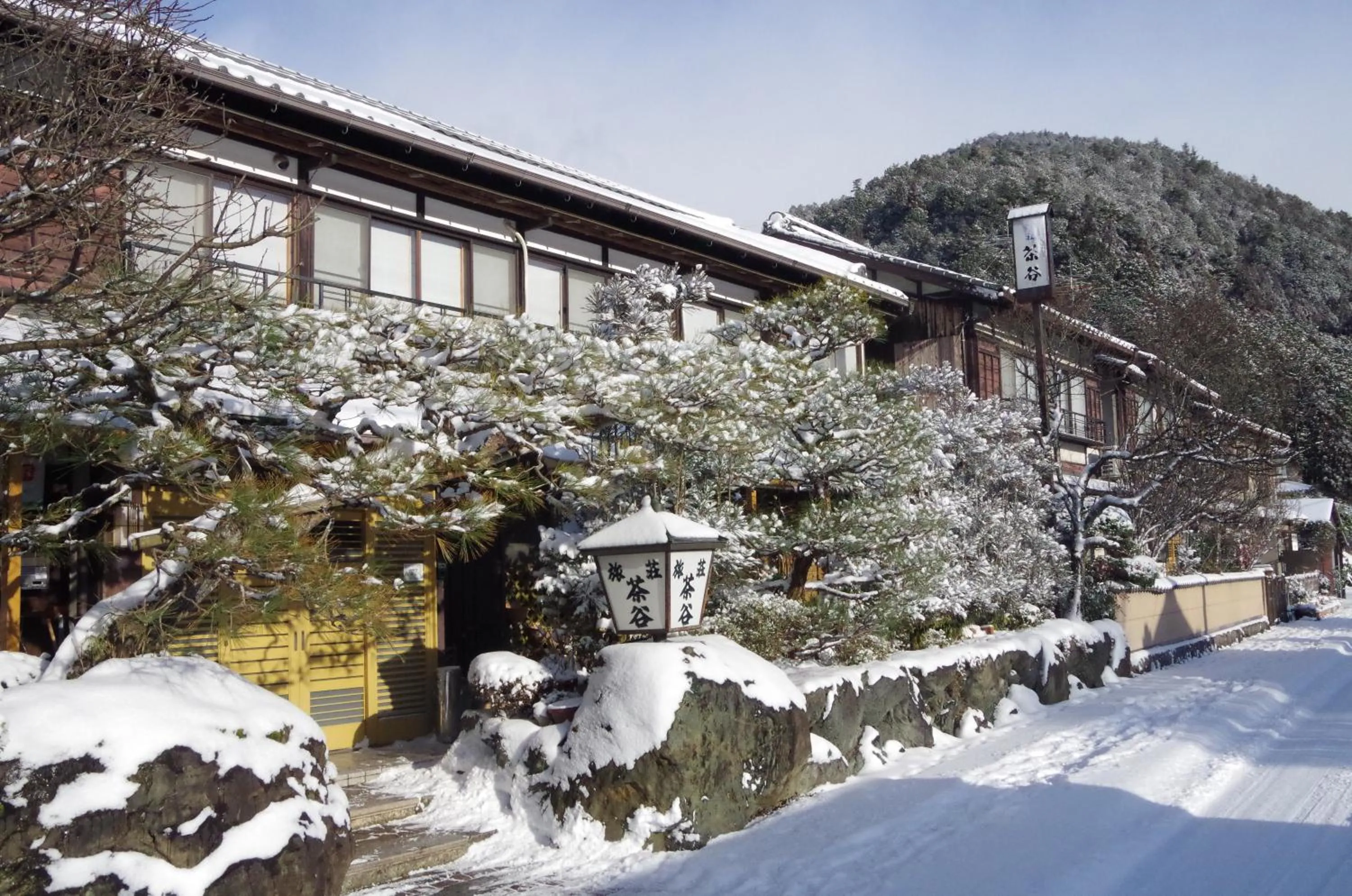 Facade/entrance in Ryoso Chatani