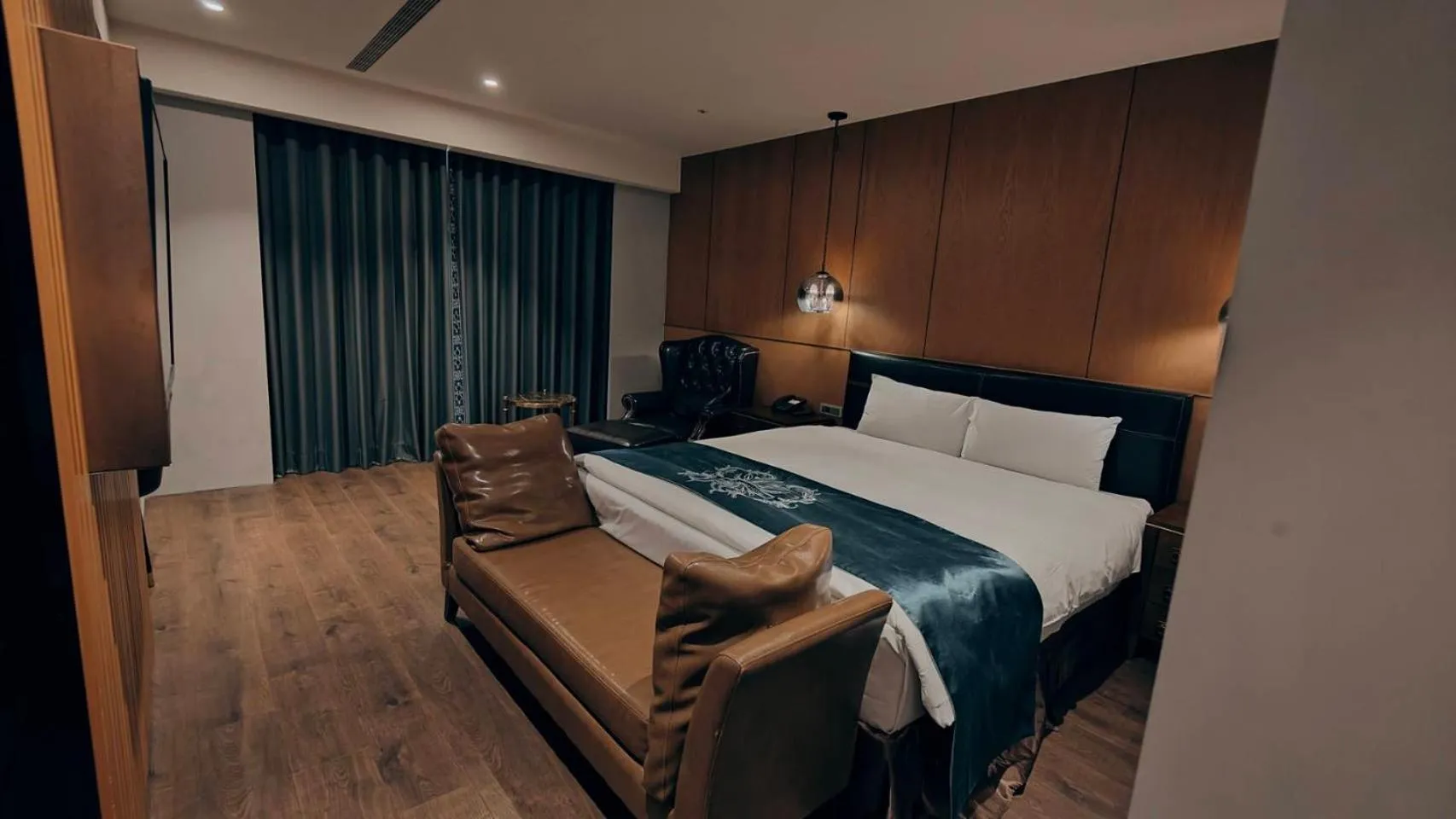 Bed in Saint Art Hotel