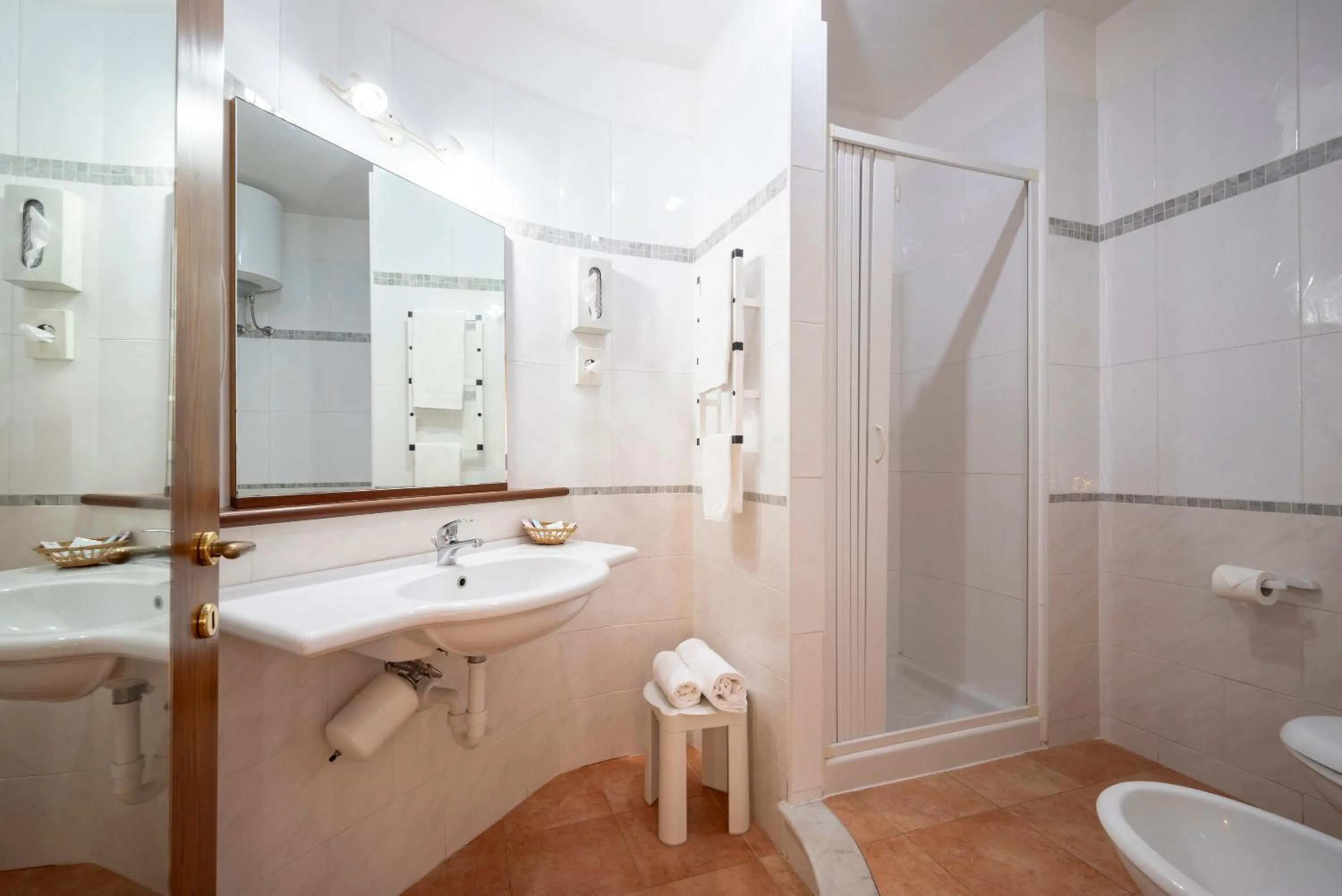 Shower in Lola Piccolo Hotel e Appartamenti