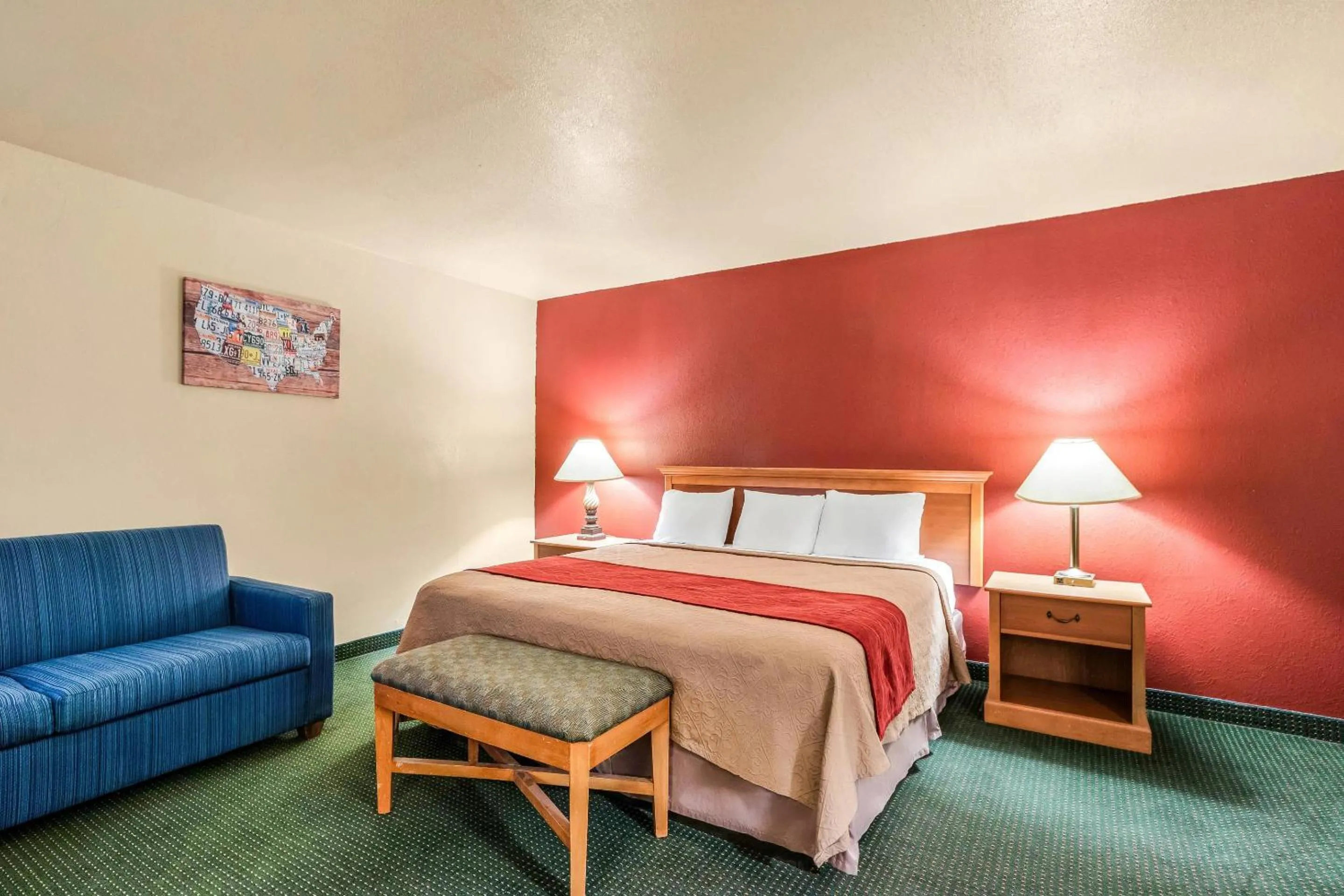 Bedroom, Bed in Econo Lodge Del Rio