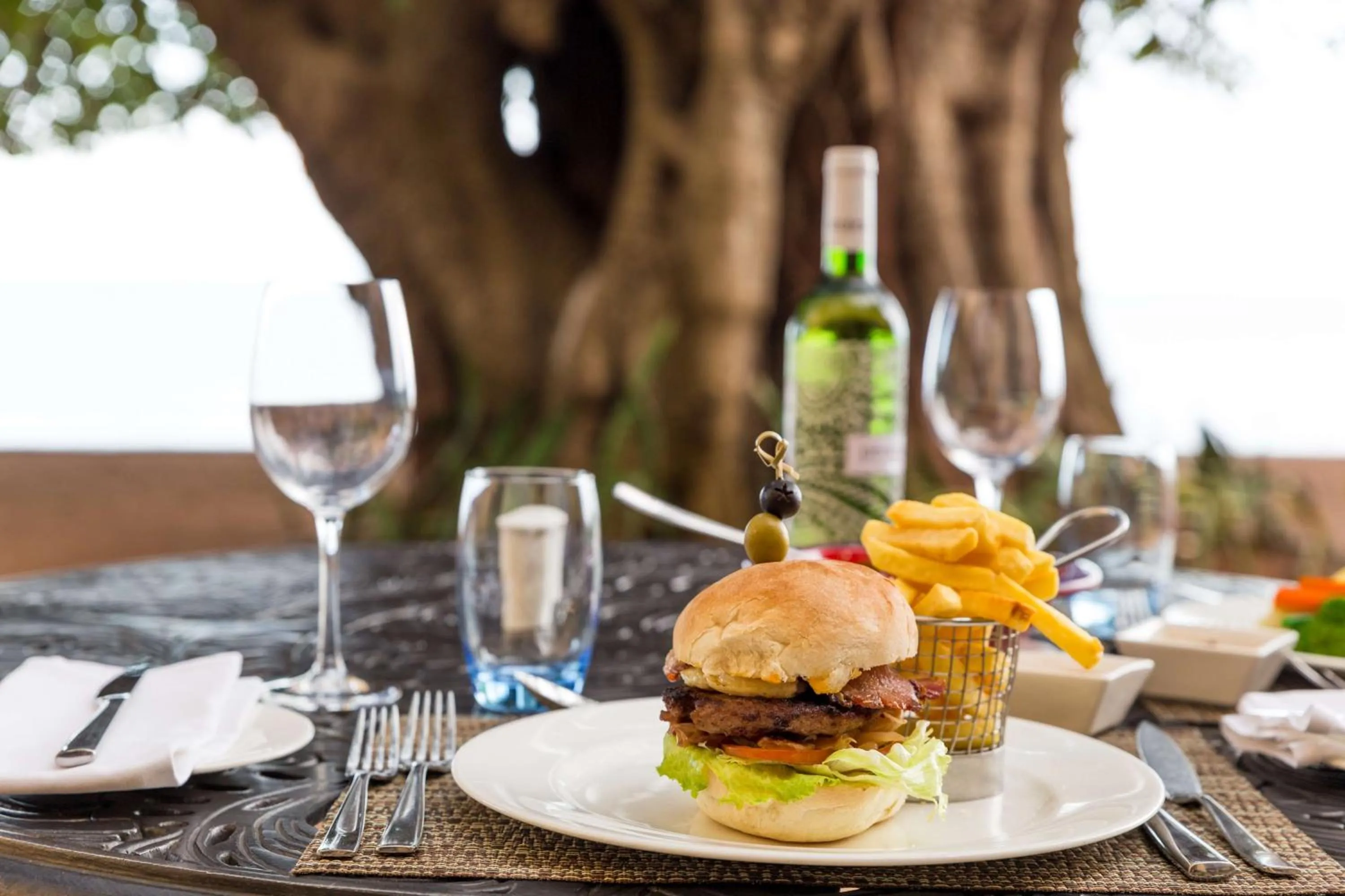 Restaurant/places to eat in Southern Sun Maputo