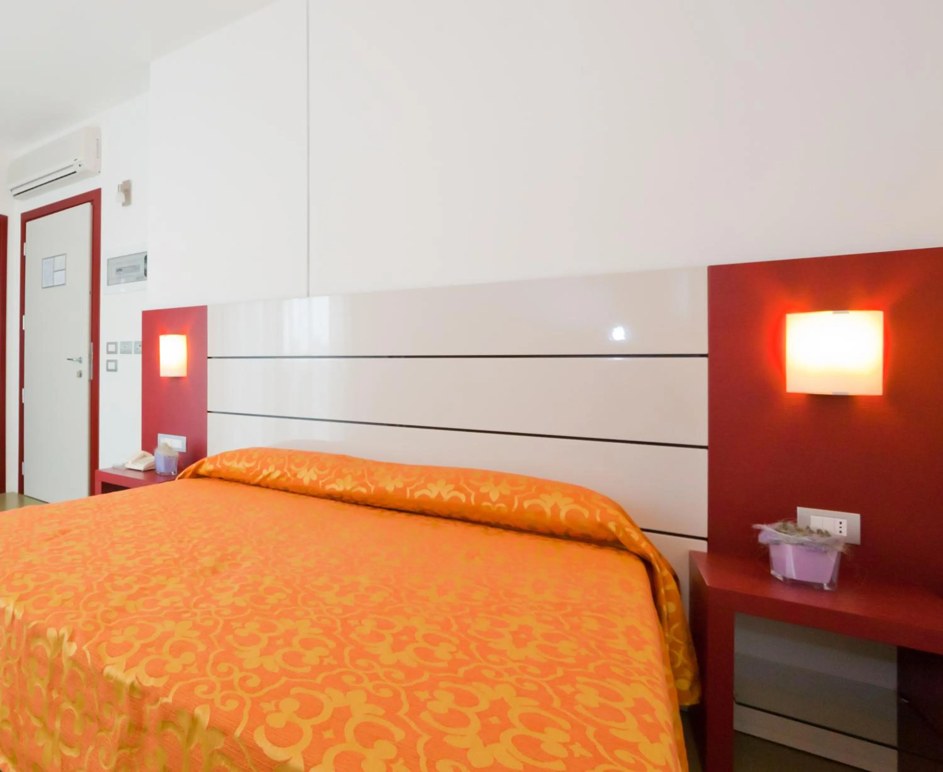 Bed in Hotel Raffaello