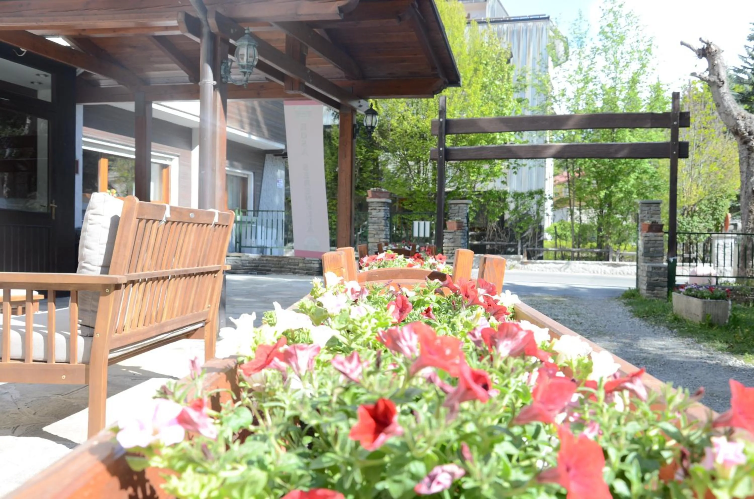 Facade/entrance in Hotel Rosa Serenella