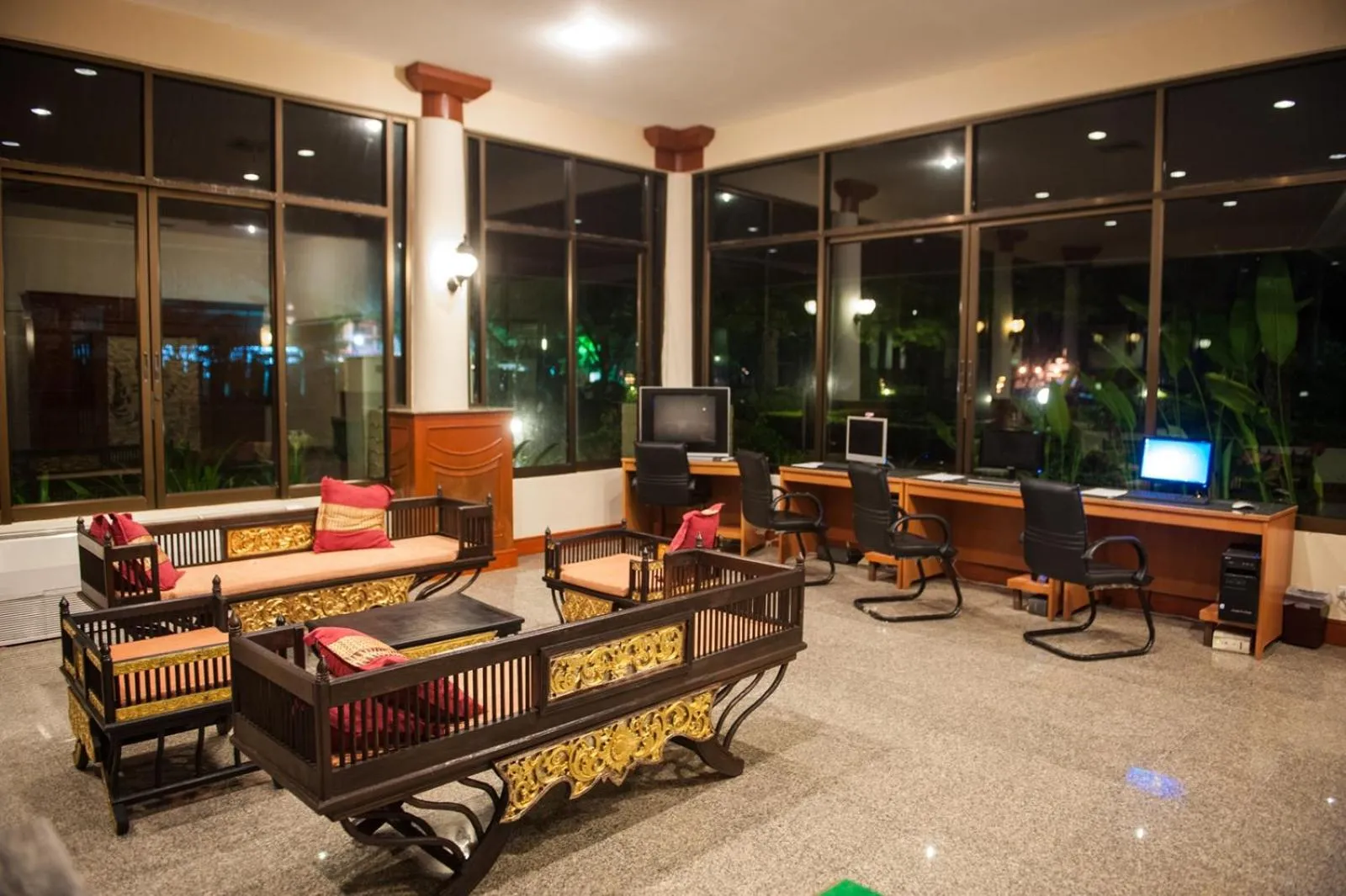 Phi Phi Island Cabana Hotel