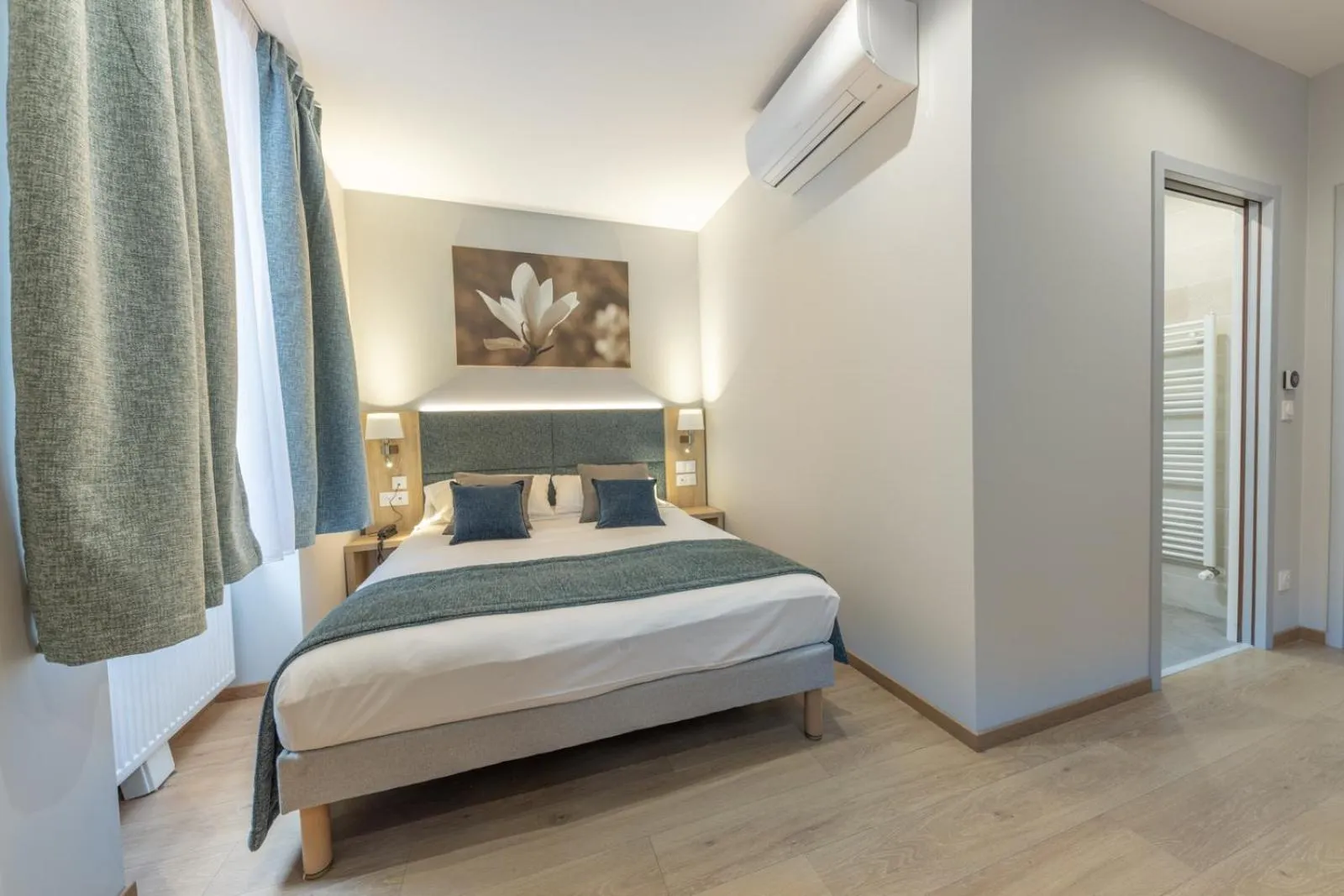 Bed in Hotel Saint Augustin