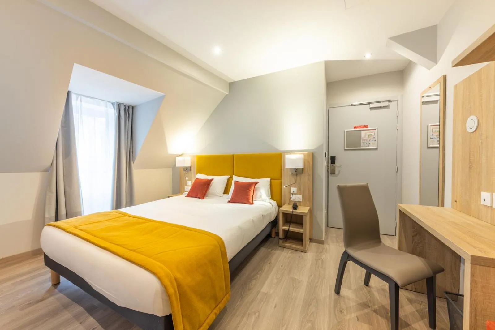 Bed in Hotel Saint Augustin