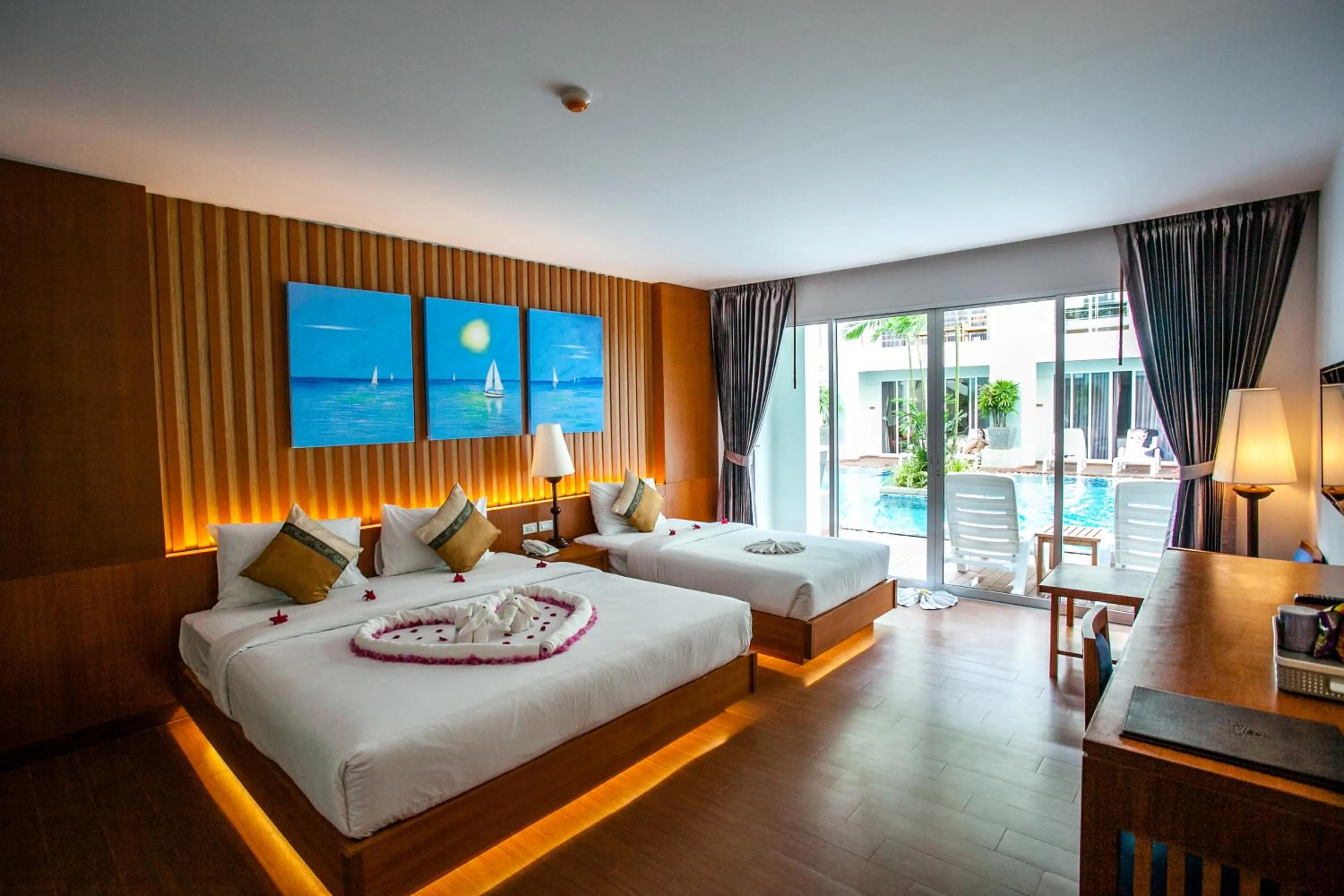 Bed in Phi Phi Harbour View Hotel-SHA Extra Plus
