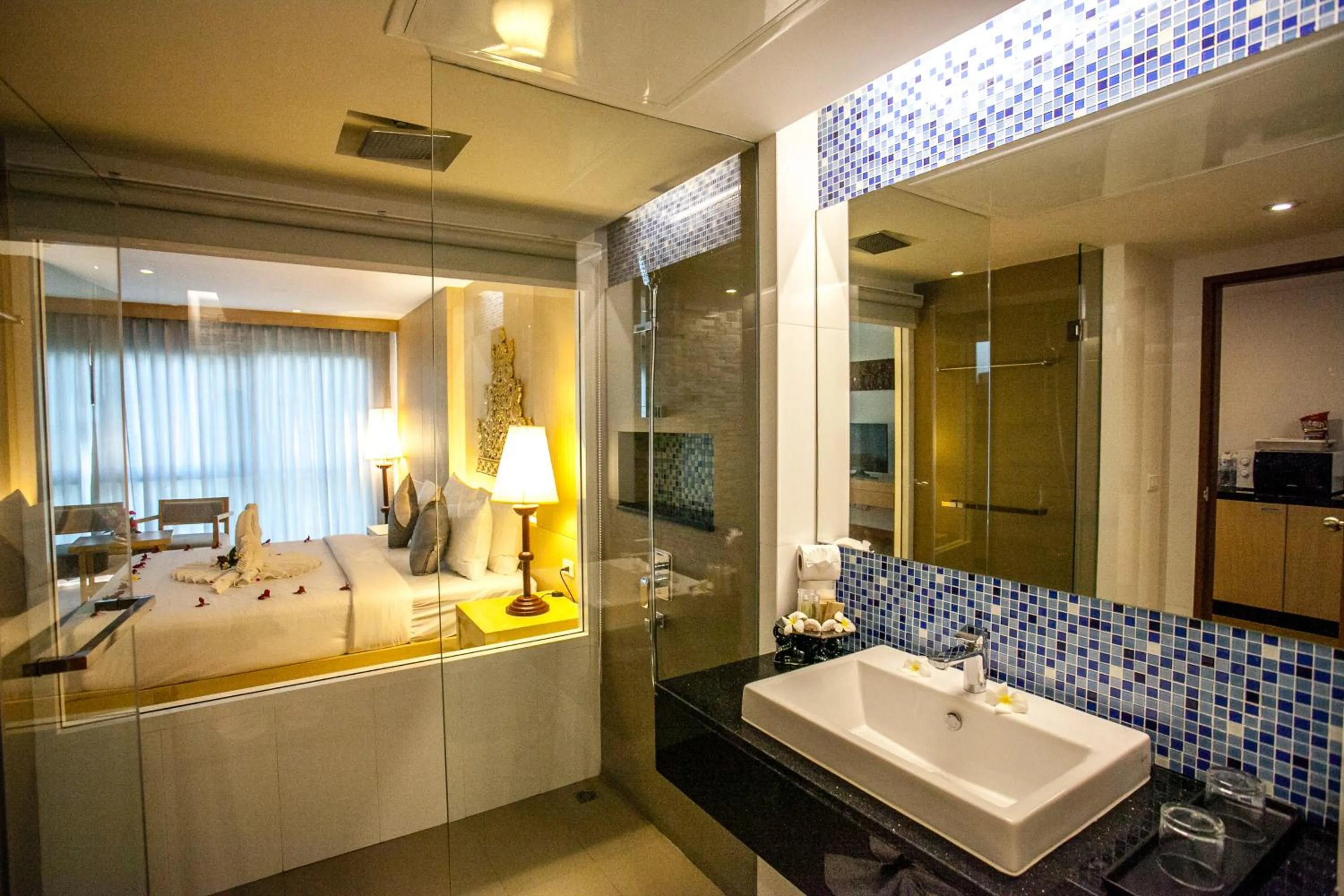 Bed in Phi Phi Harbour View Hotel-SHA Extra Plus