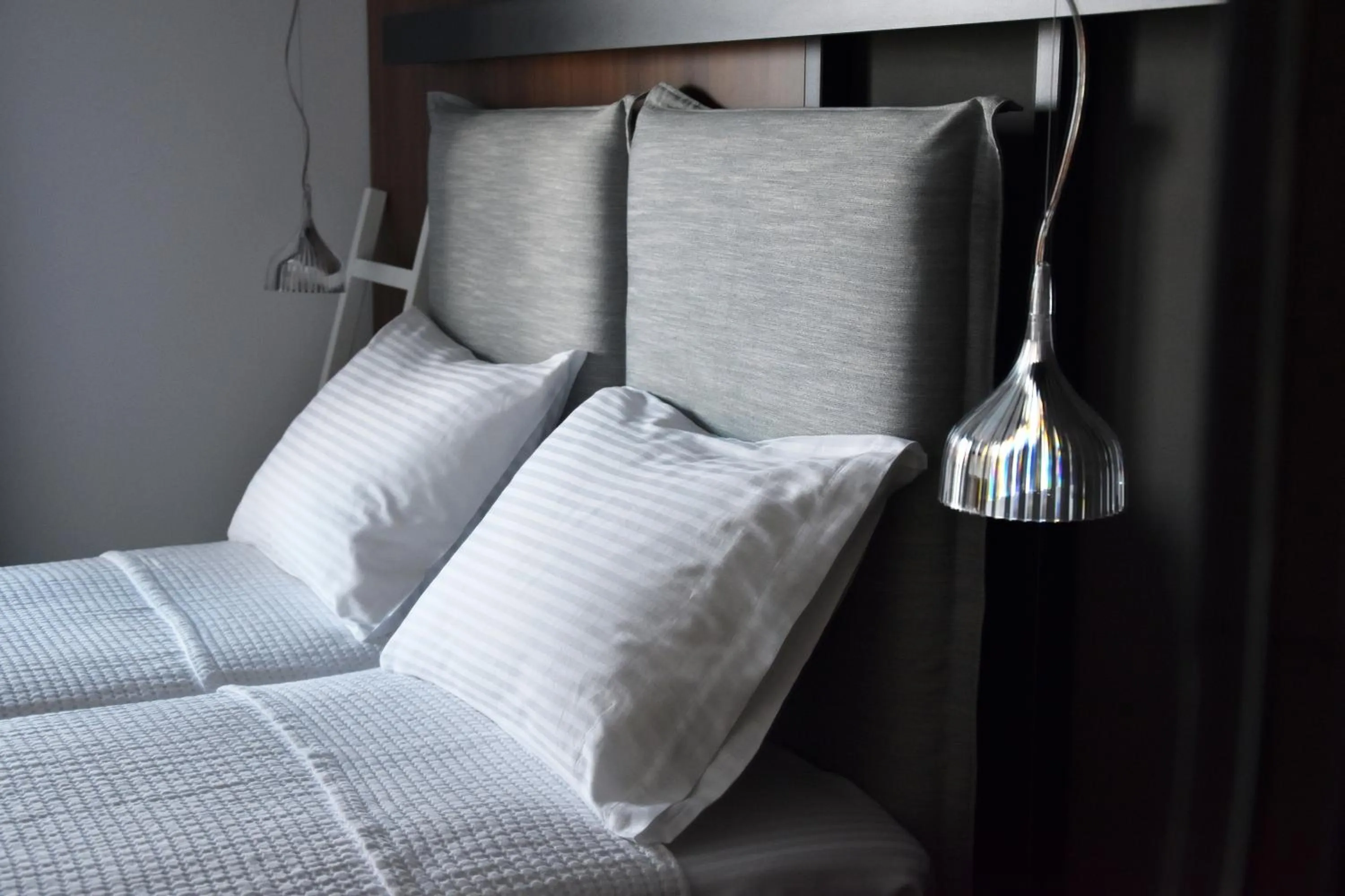 Decorative detail, Bed in Alexander Inn