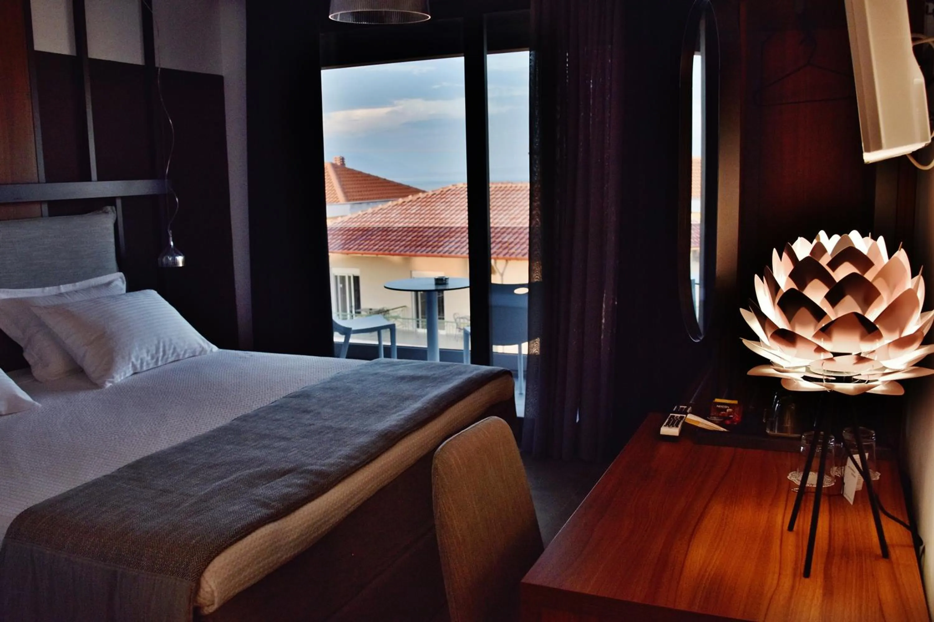 Photo of the whole room, Bed in Alexander Inn