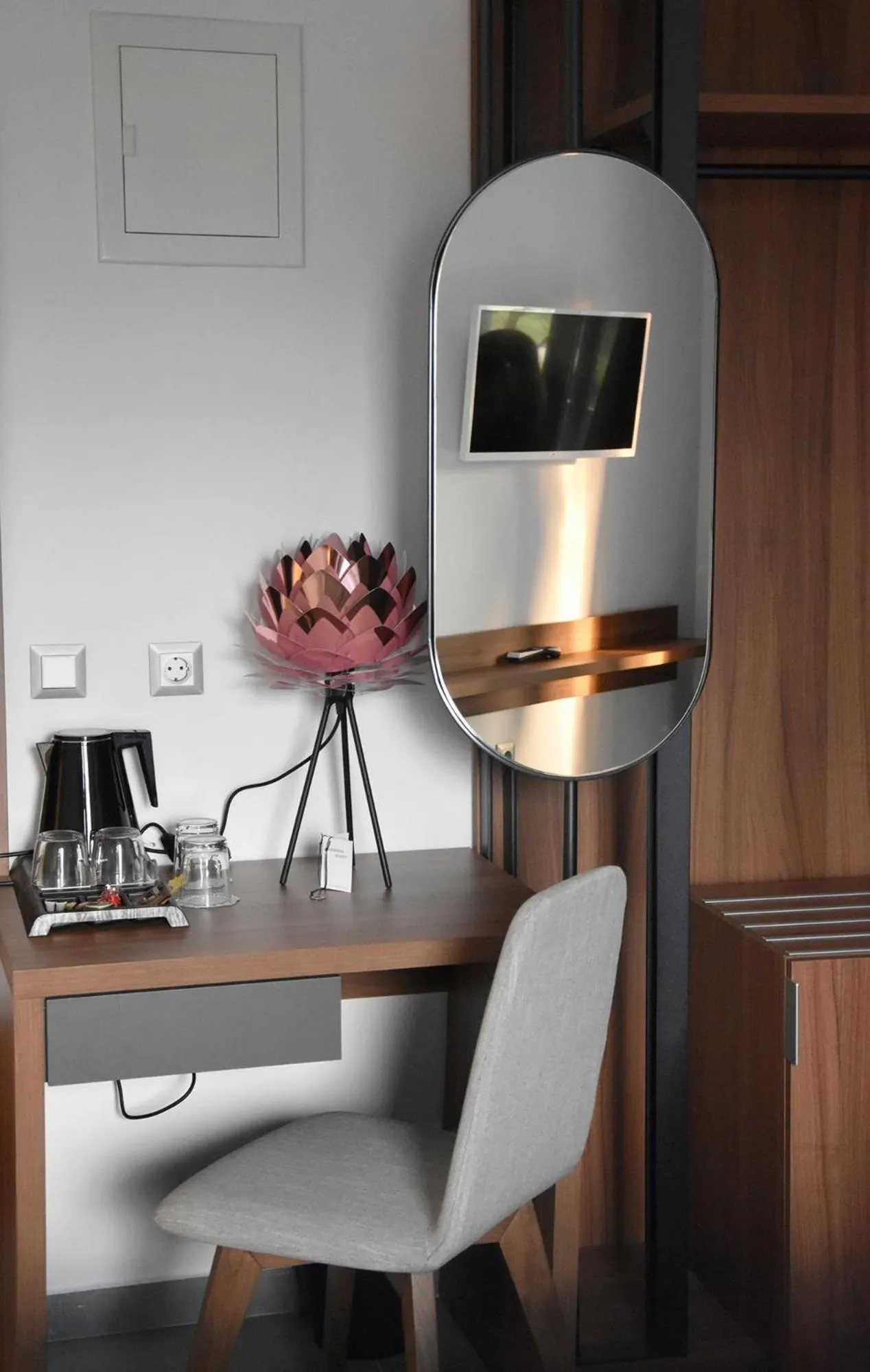 Decorative detail in Alexander Inn