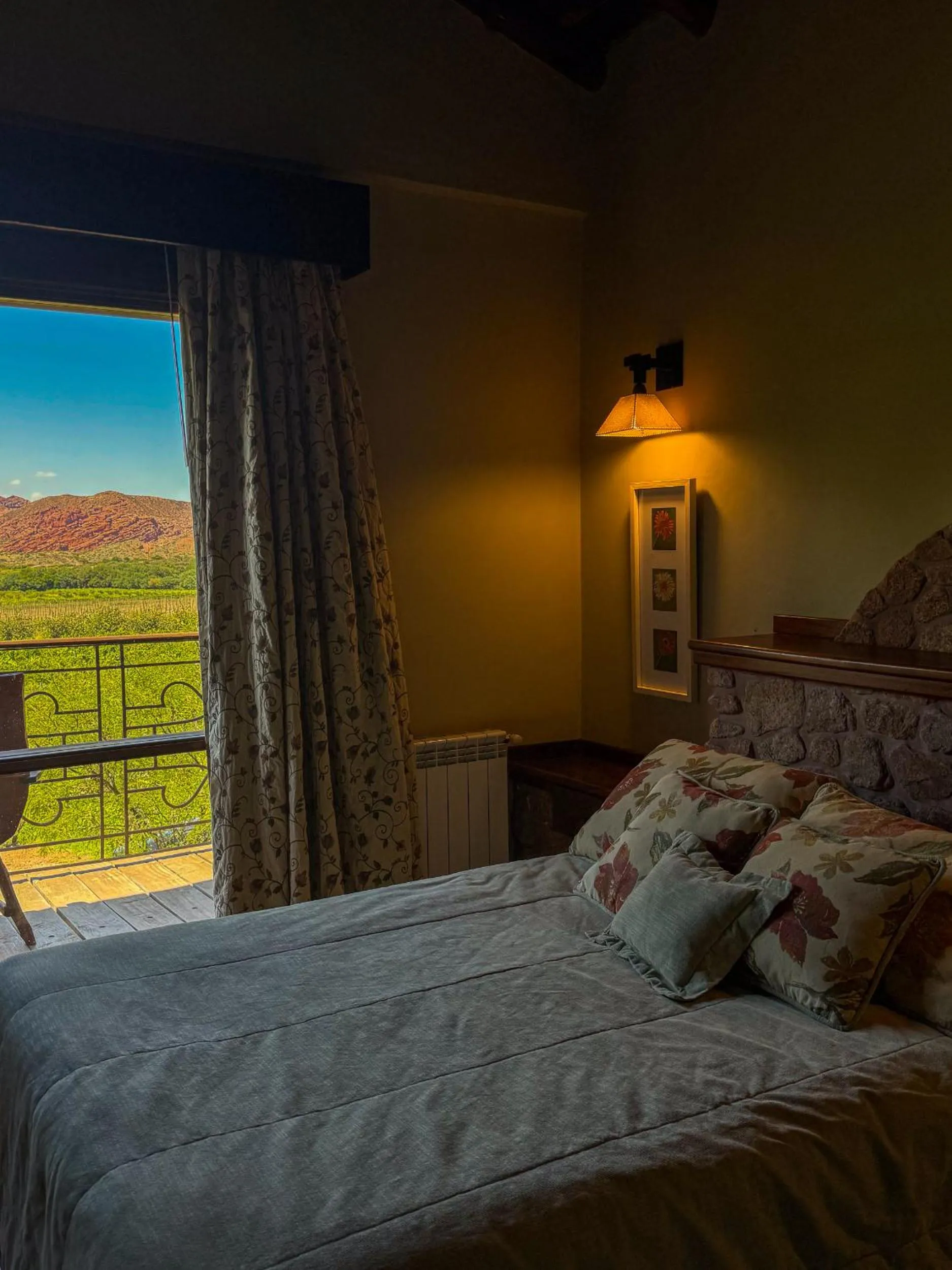 Bed in La Casa De La Bodega - Wine Boutique Hotel