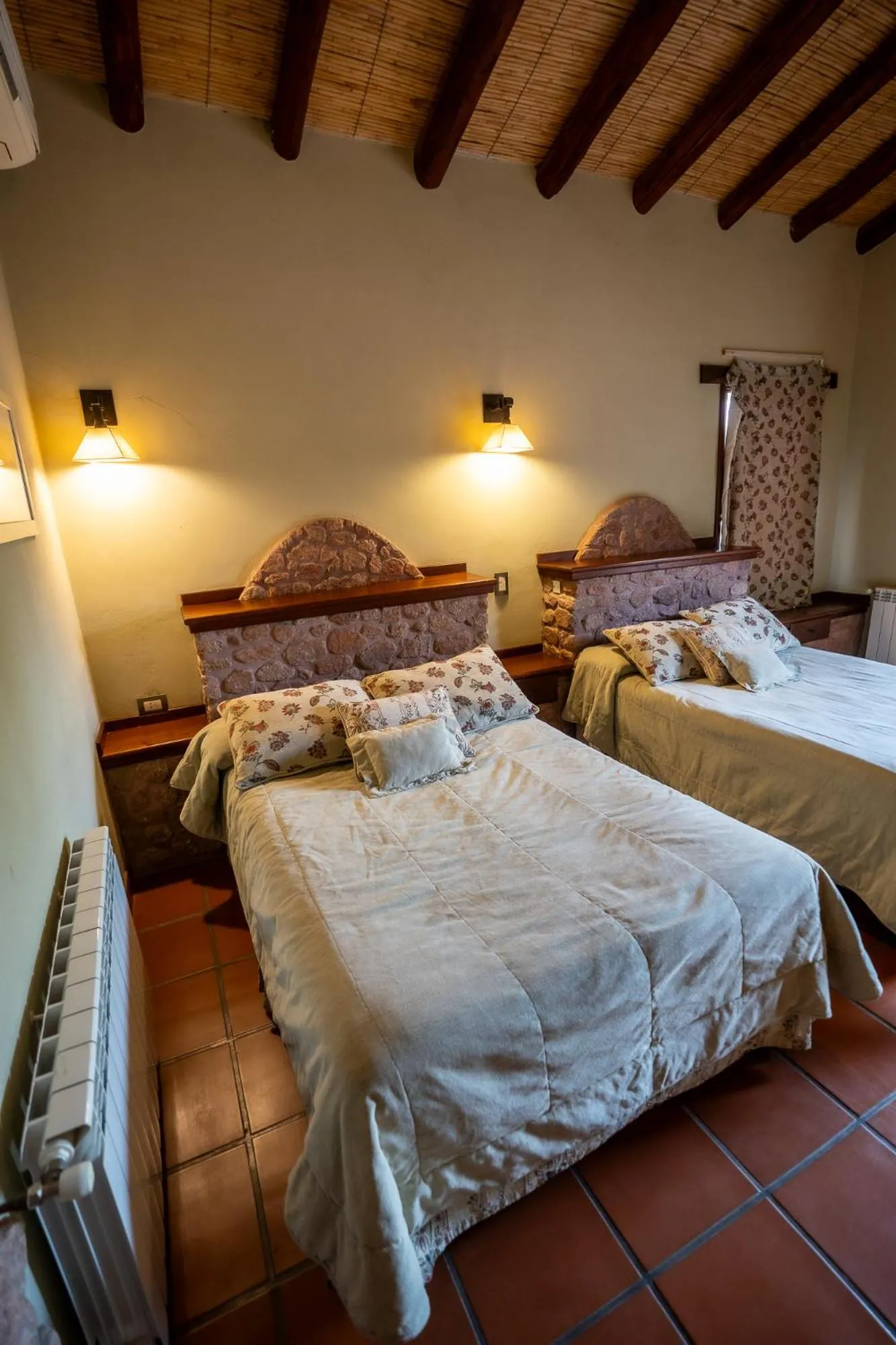 Bed in La Casa De La Bodega - Wine Boutique Hotel