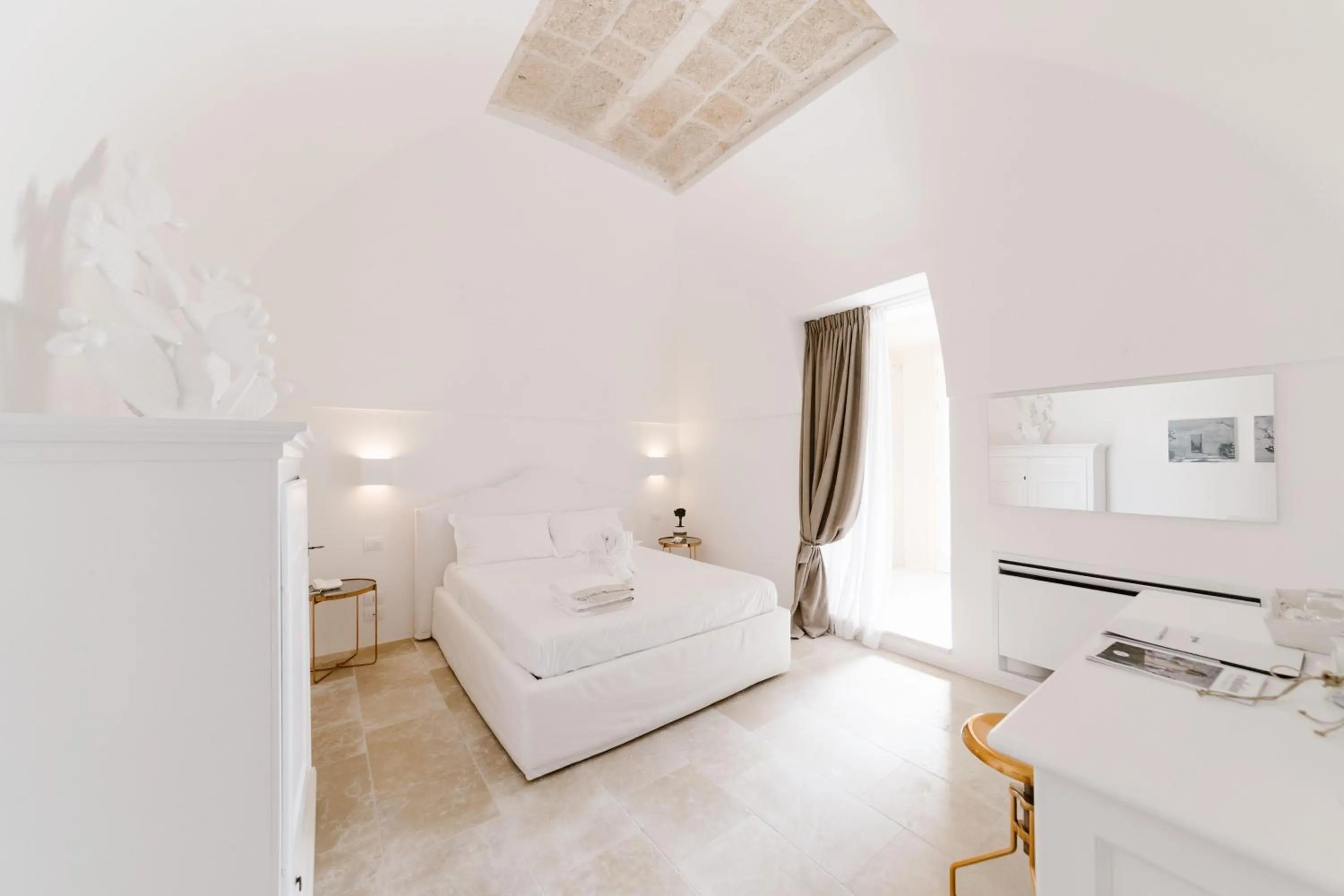 Photo of the whole room, Bed in Giovì Relais