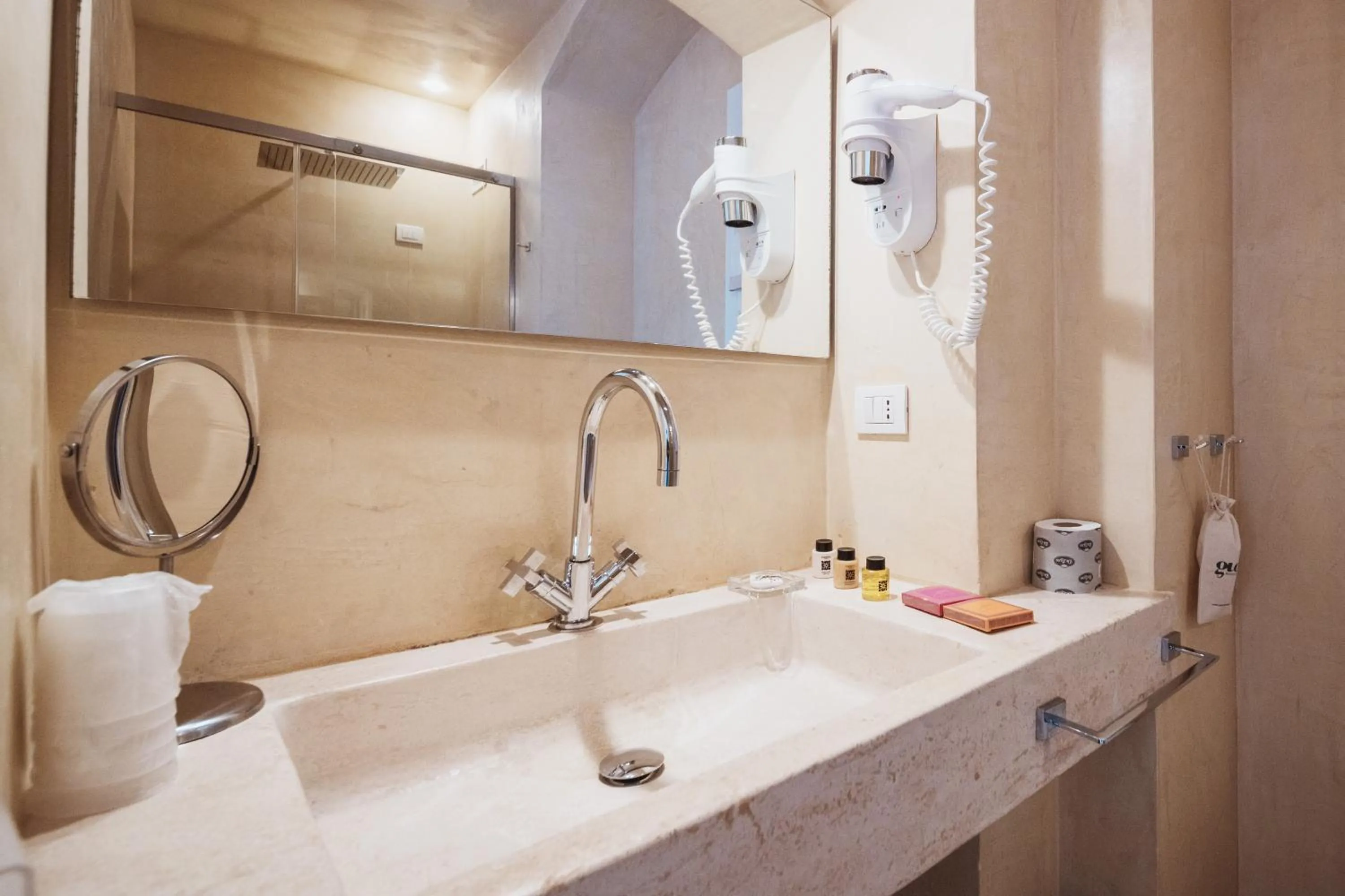 Bathroom in Giovì Relais