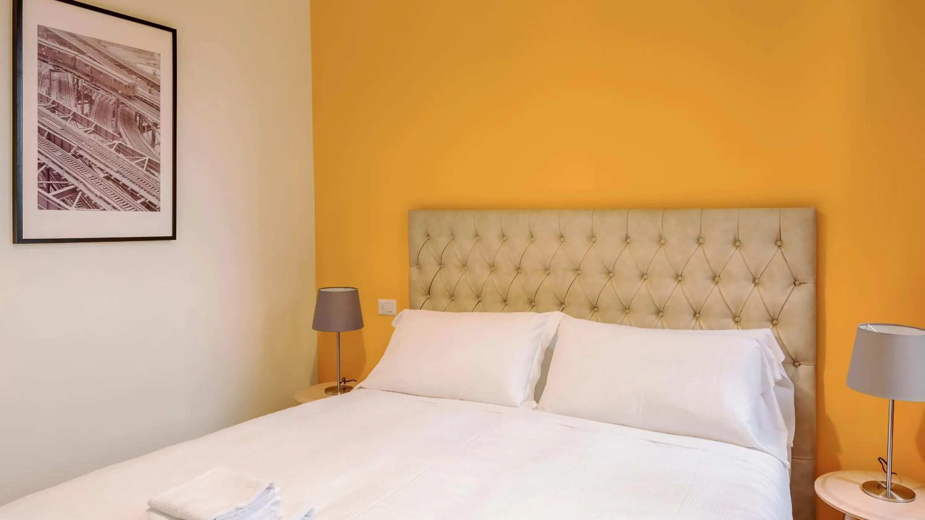 Bed in Italianway-Bergonzoli Place