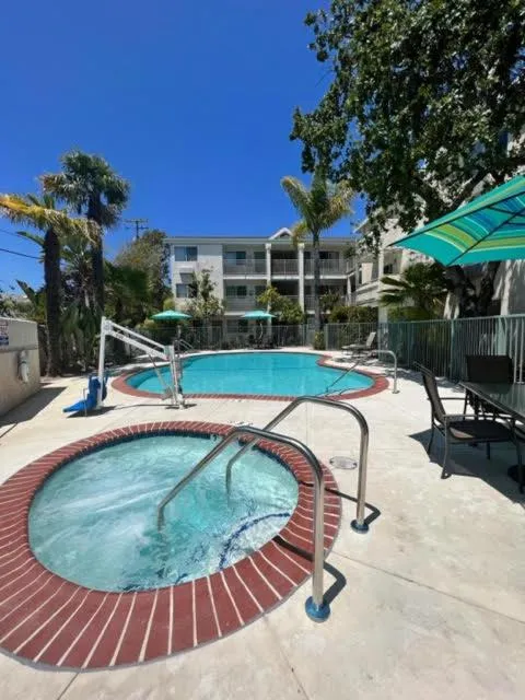 Hot Tub in Hotel Buena Vista - San Luis Obispo
