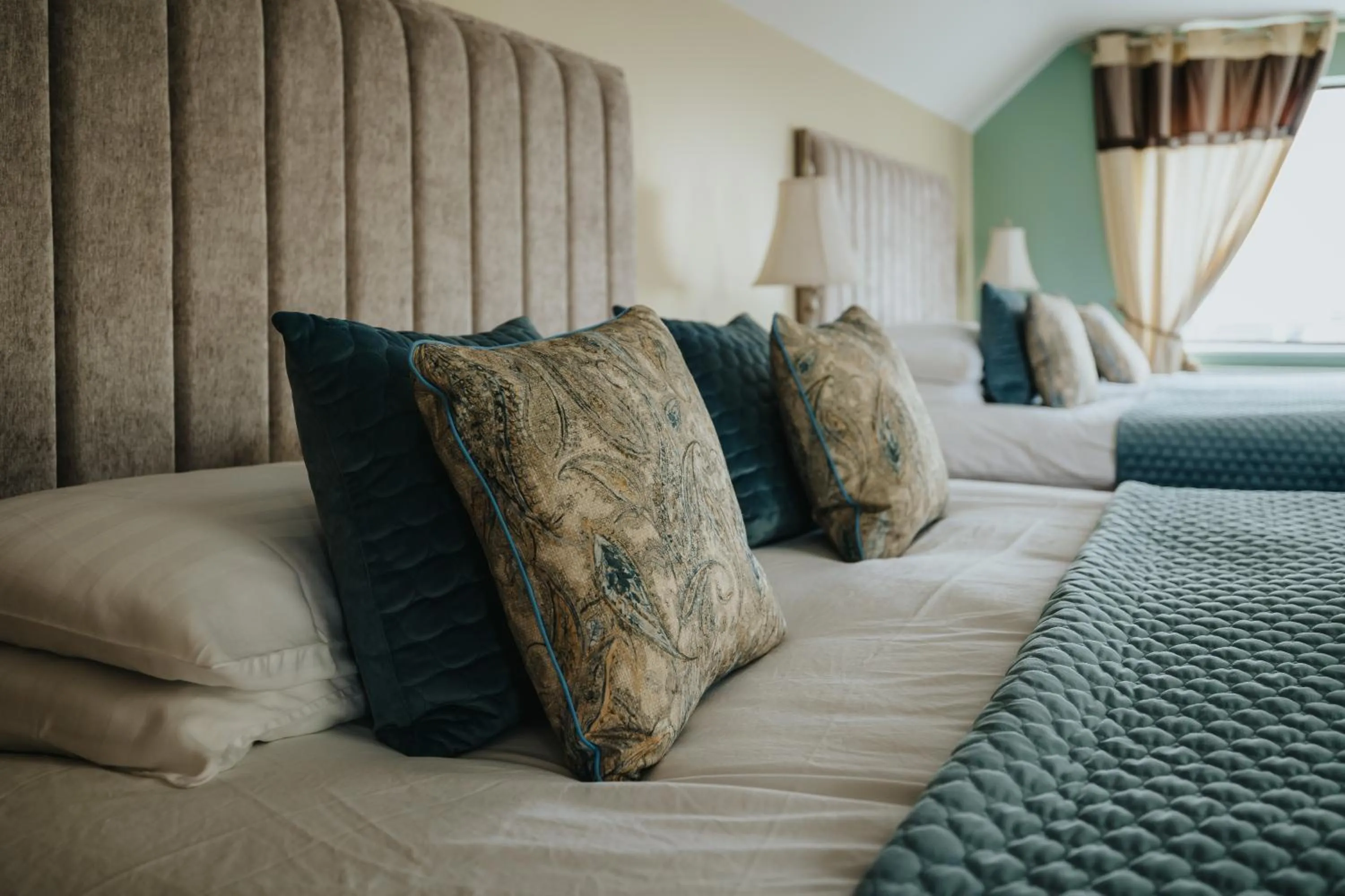 Bedroom, Bed in Bay View Hotel