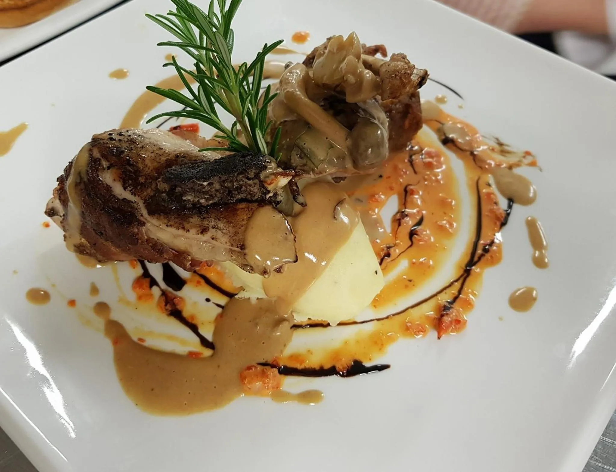 Food and drinks in Bay View Hotel