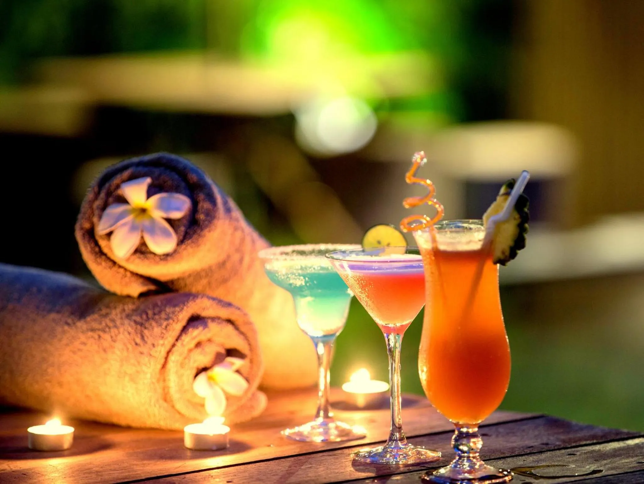 Drinks in Golden Banana Residence