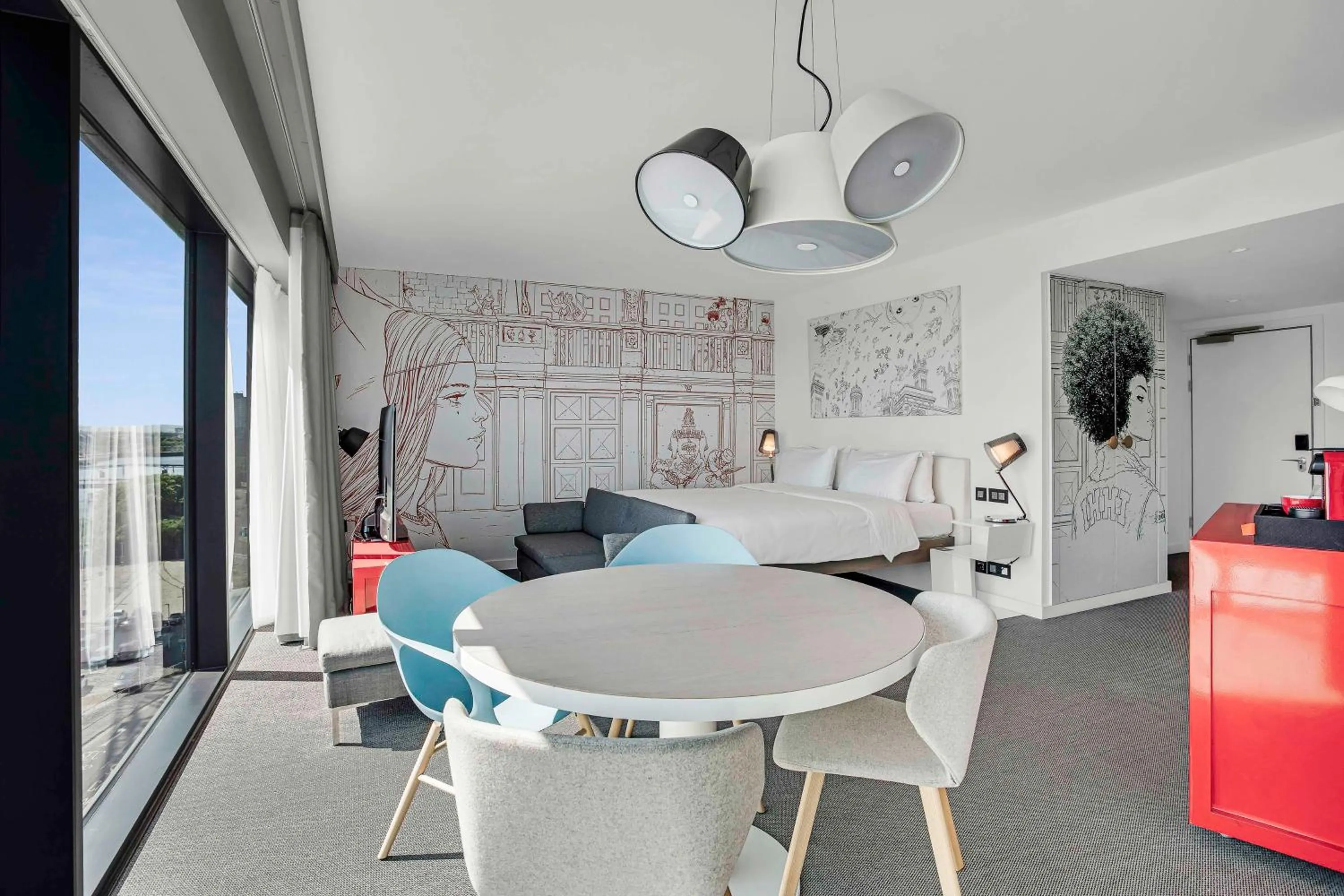 Photo of the whole room in Radisson RED Hotel, Glasgow