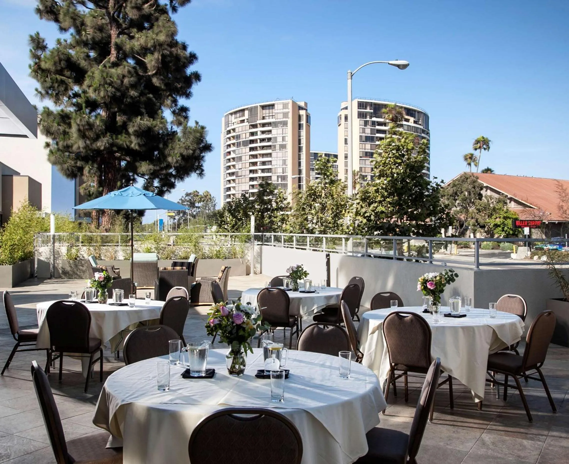 Dining area in Hilton Garden Inn Los Angeles Marina Del Rey