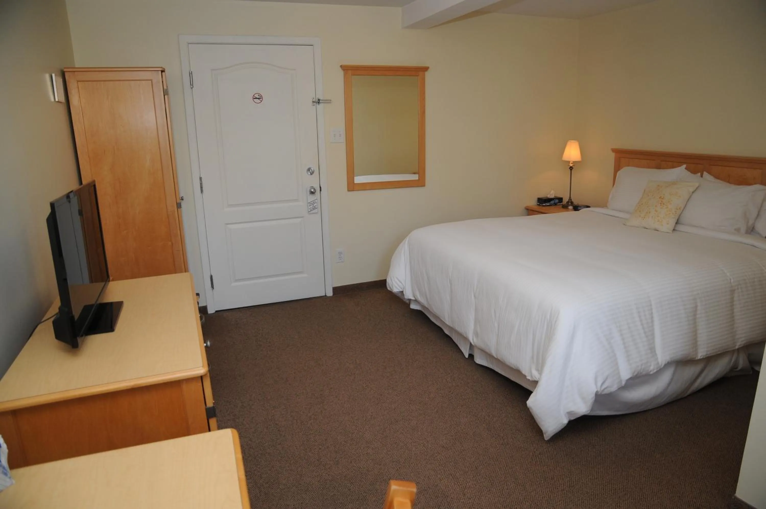 Bedroom, Bed in Smugglers Cove Inn