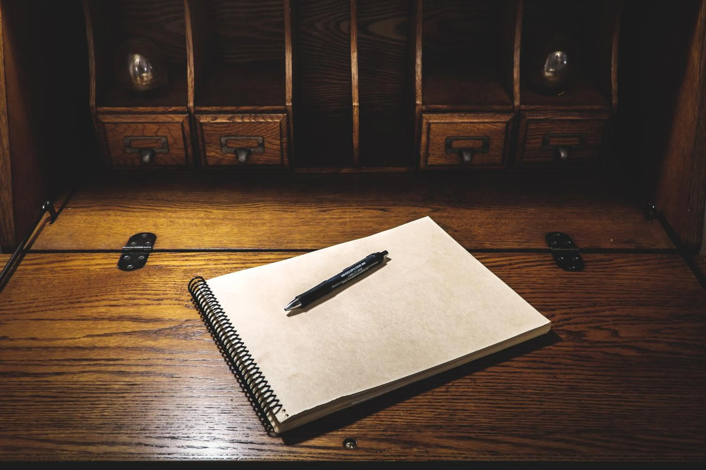 Decorative detail in Smugglers Cove Inn