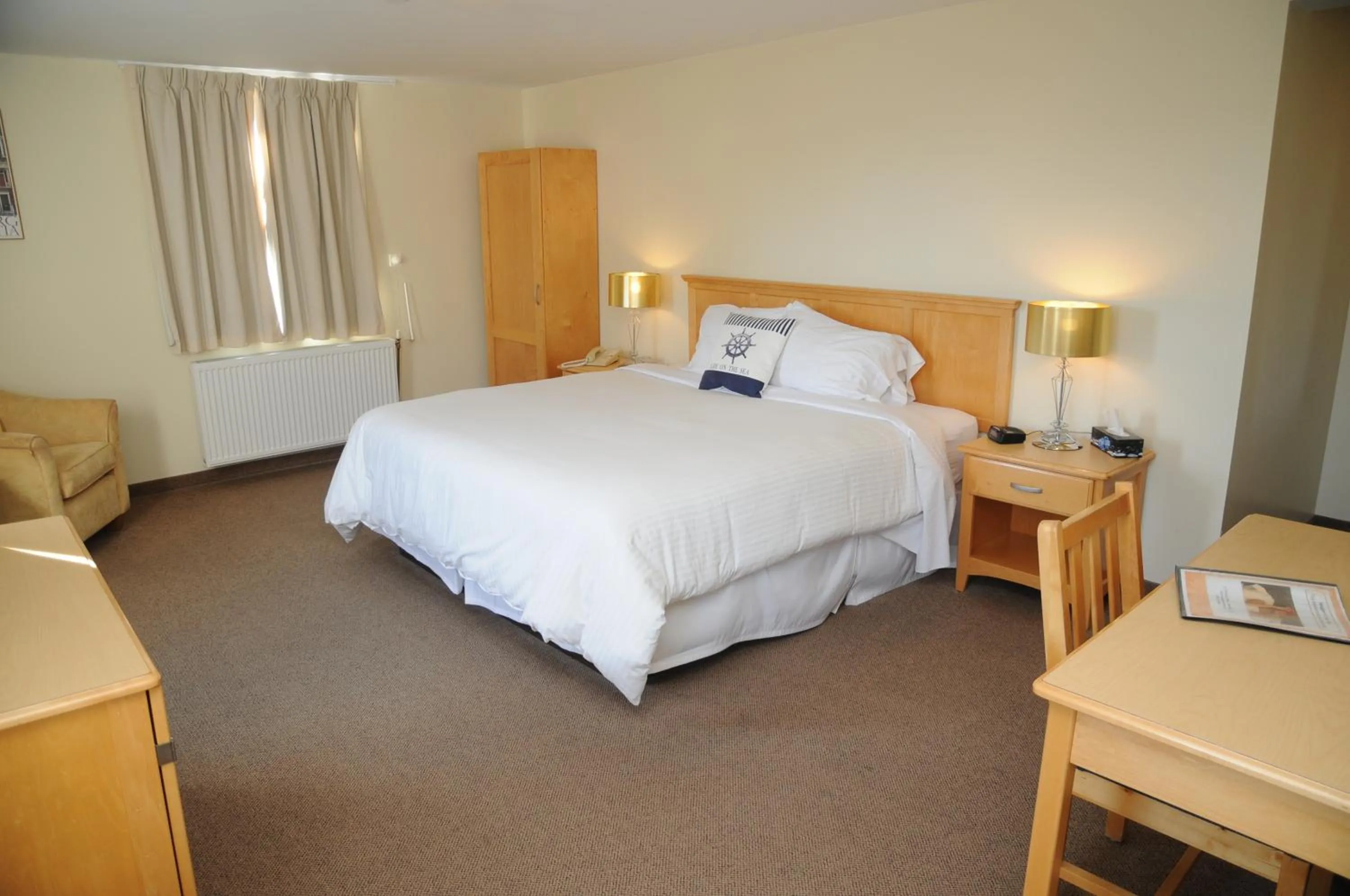 Bedroom, Bed in Smugglers Cove Inn