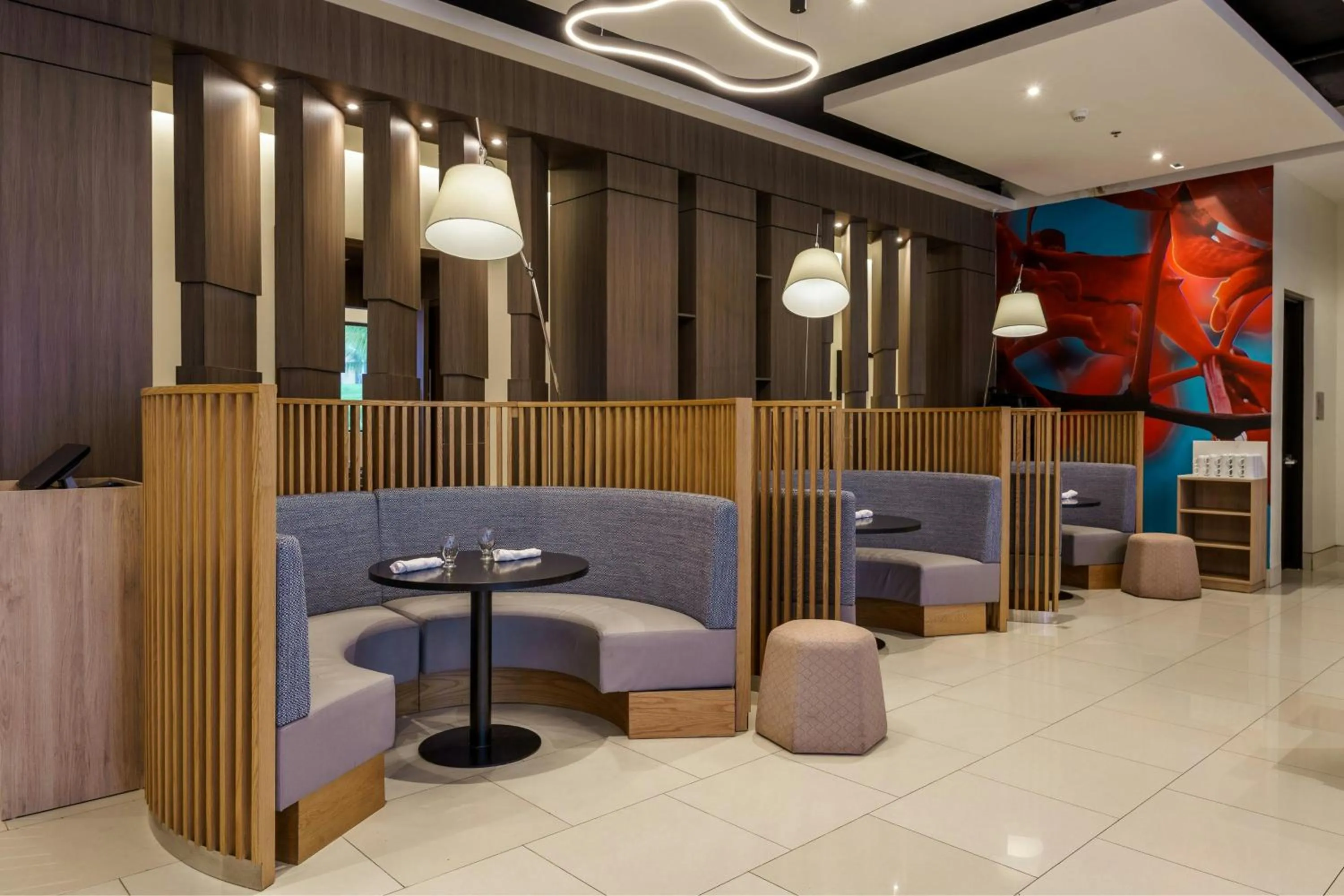 Restaurant/places to eat in Courtyard by Marriott Panama Metromall