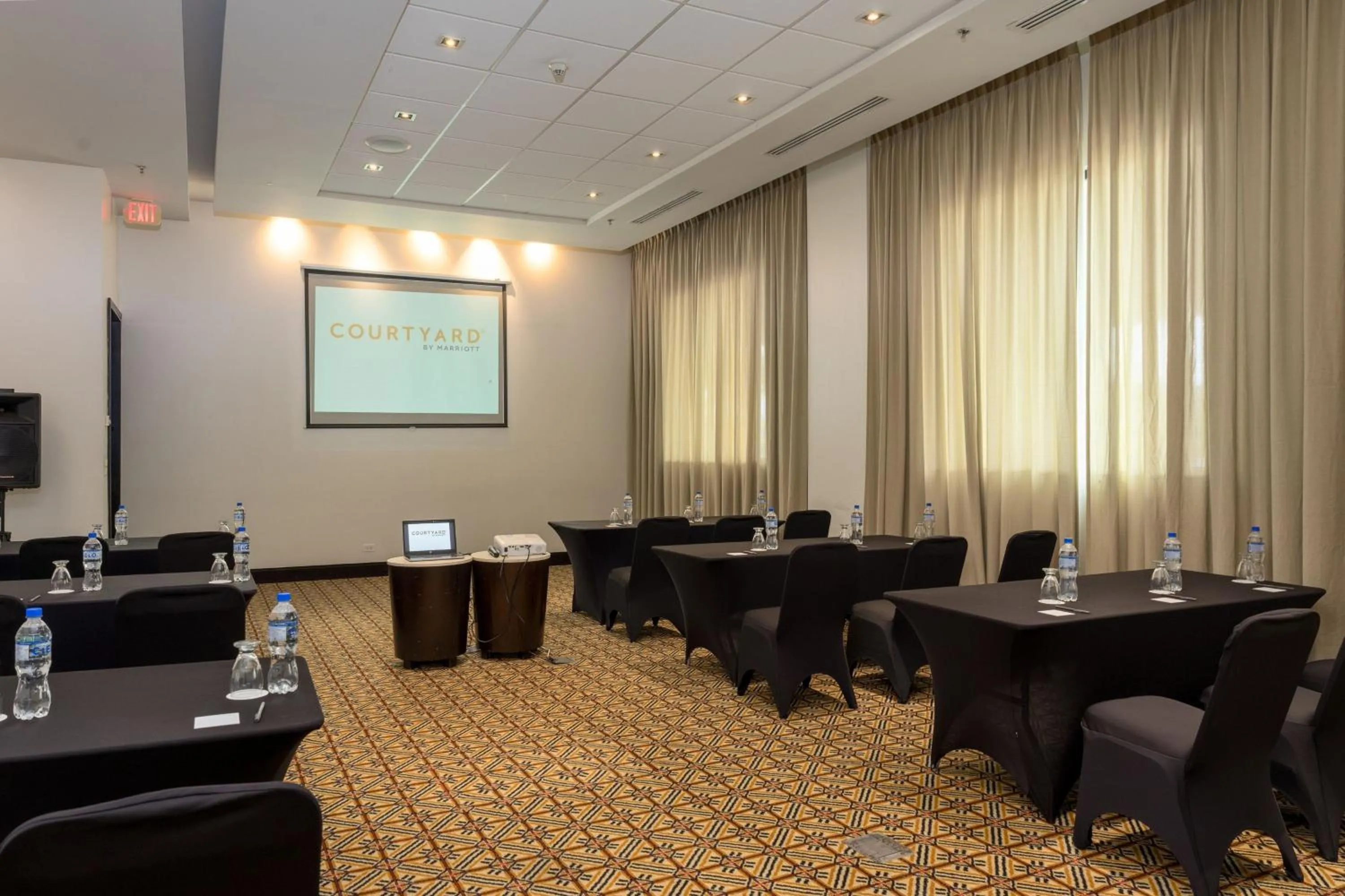 Meeting/conference room in Courtyard by Marriott Panama Metromall