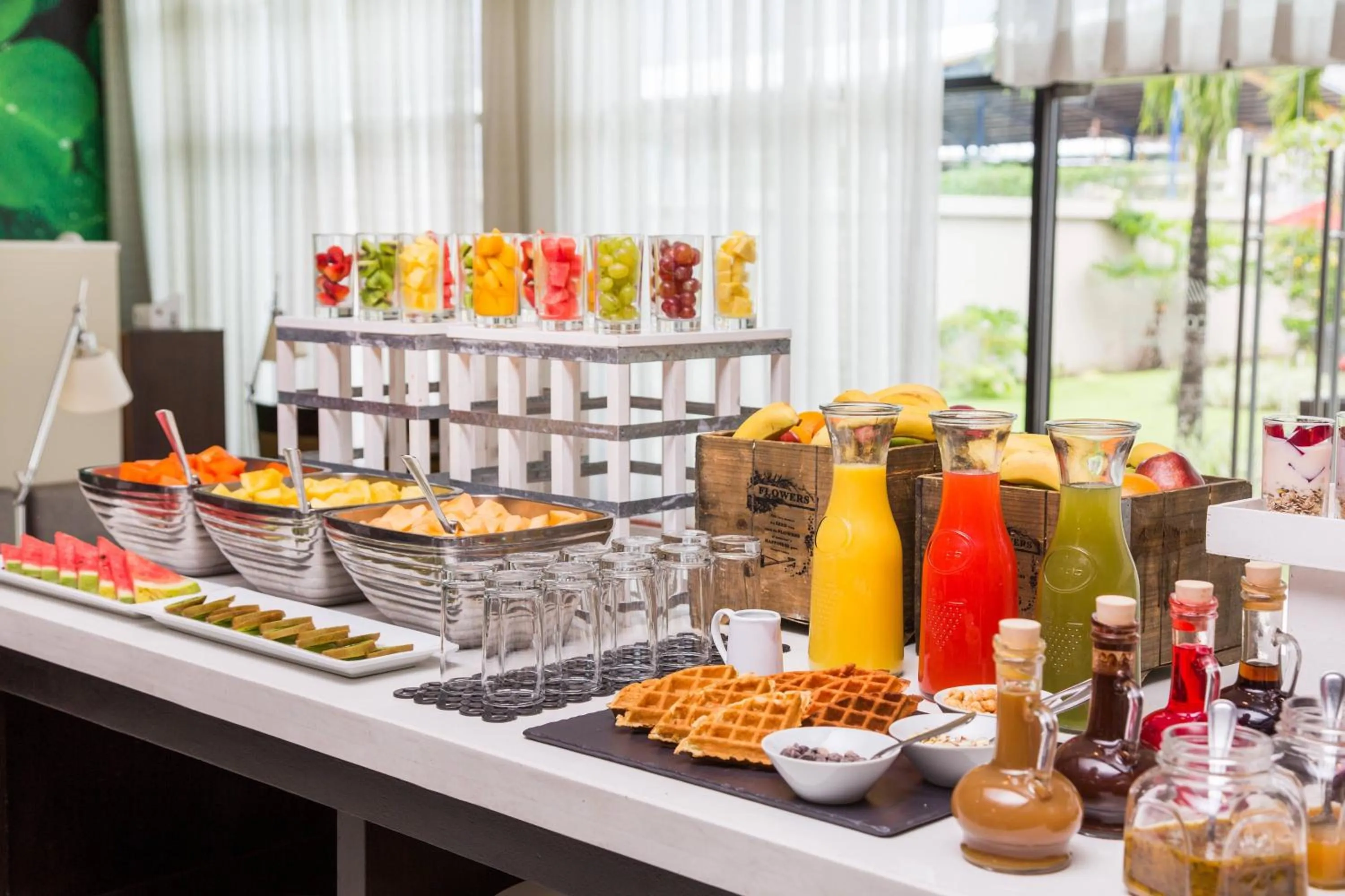 Breakfast in Courtyard by Marriott Panama Metromall