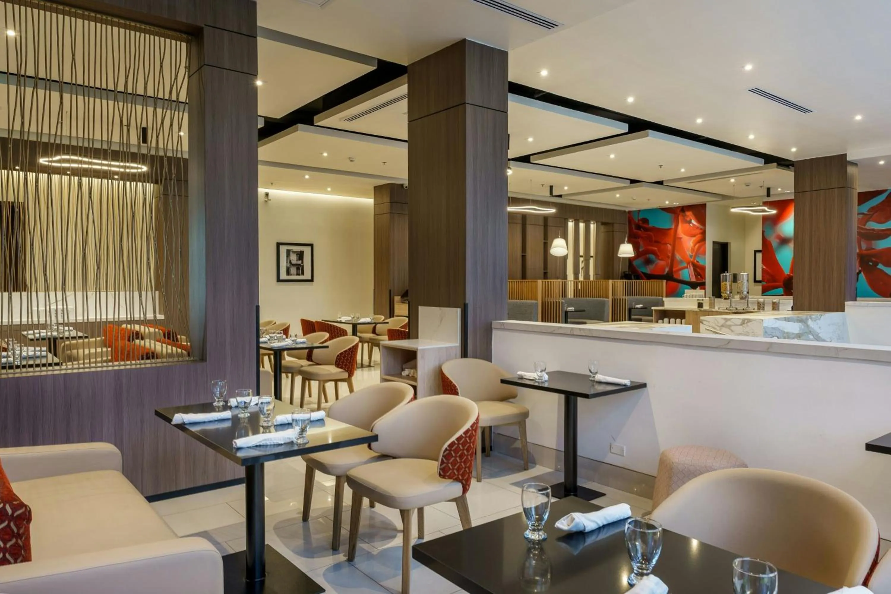 Restaurant/places to eat in Courtyard by Marriott Panama Metromall