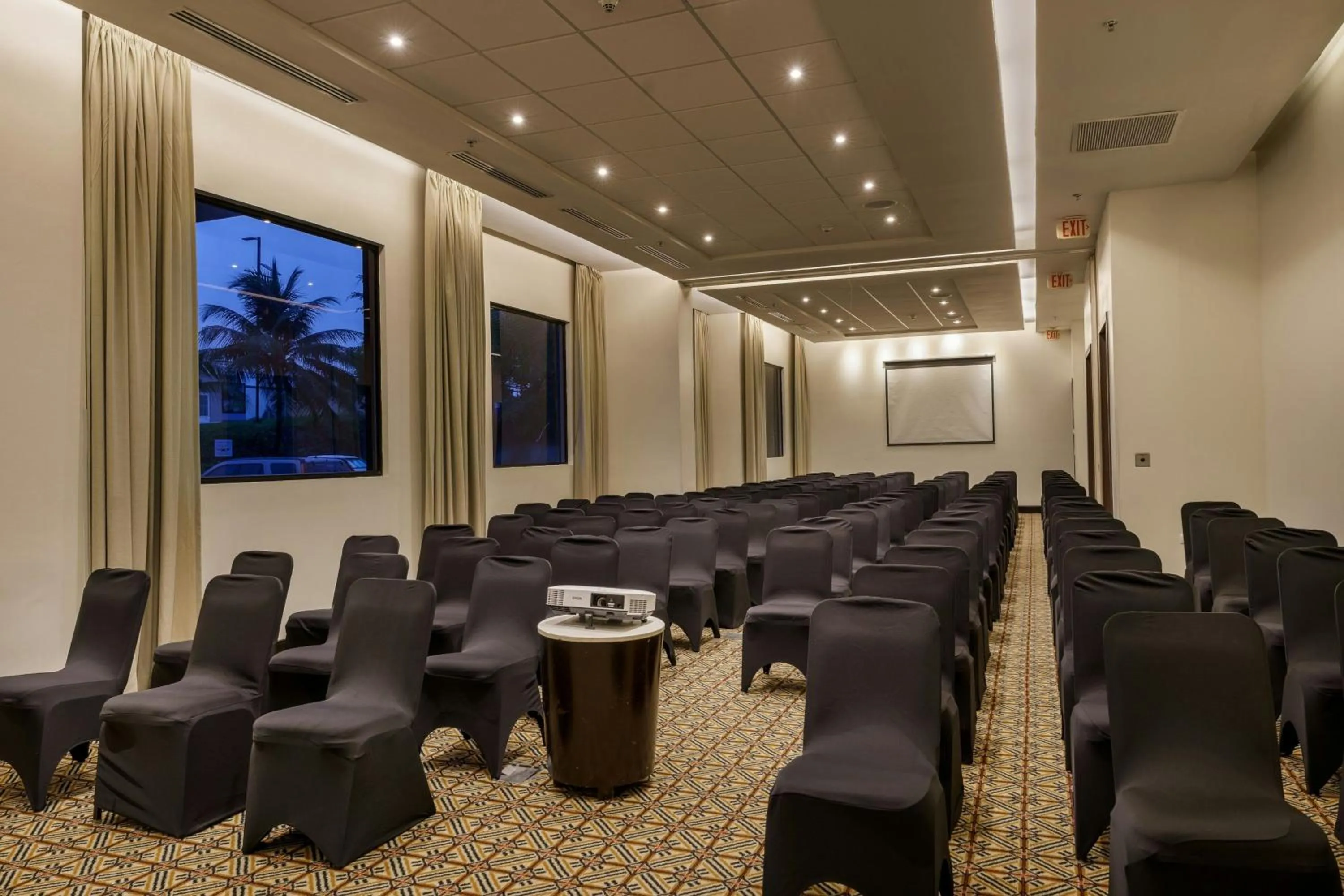 Meeting/conference room in Courtyard by Marriott Panama Metromall