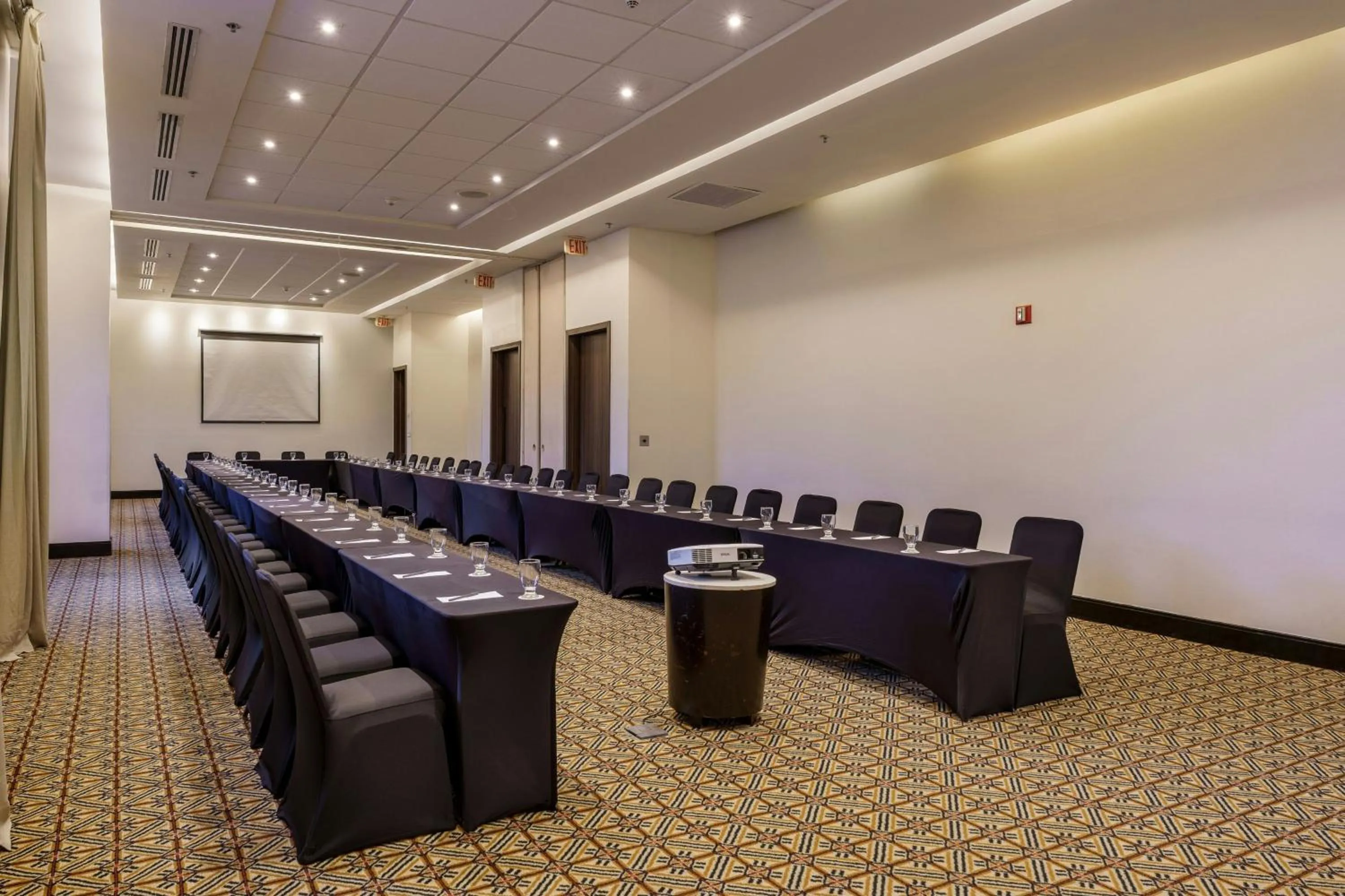 Meeting/conference room in Courtyard by Marriott Panama Metromall