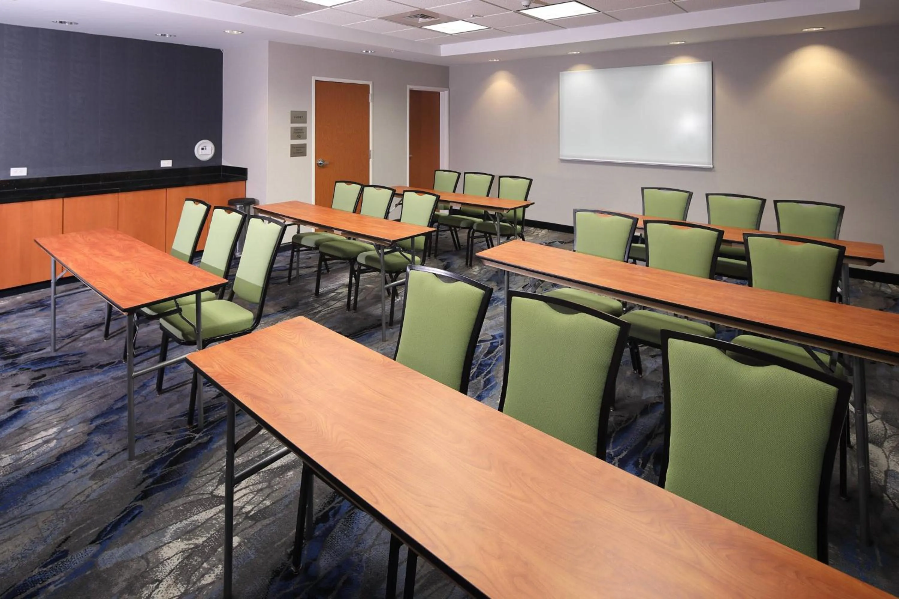 Meeting/conference room in Fairfield Inn & Suites by Marriott Millville Vineland