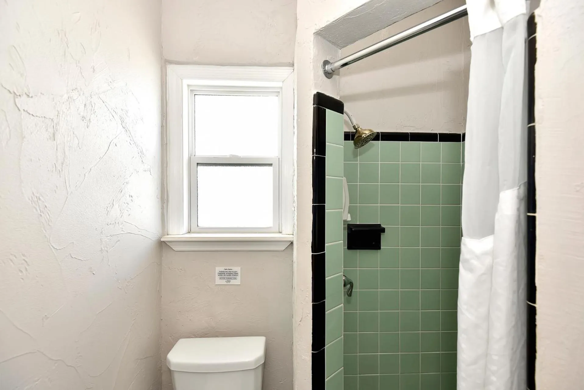 Shoreline Suites & Cabana Cottages – Beachfront