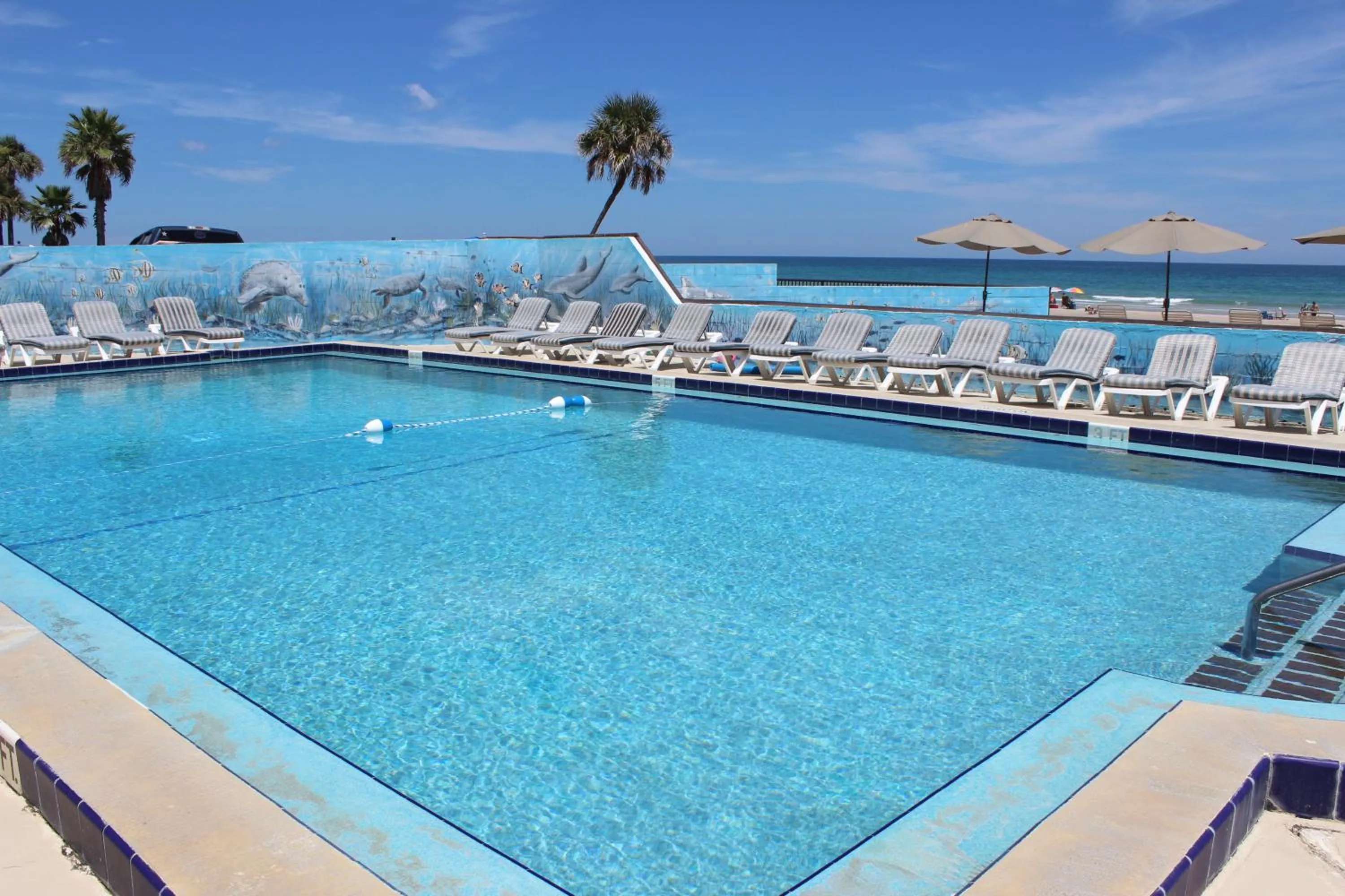 Pool view in Shoreline Suites & Cabana Cottages – Beachfront