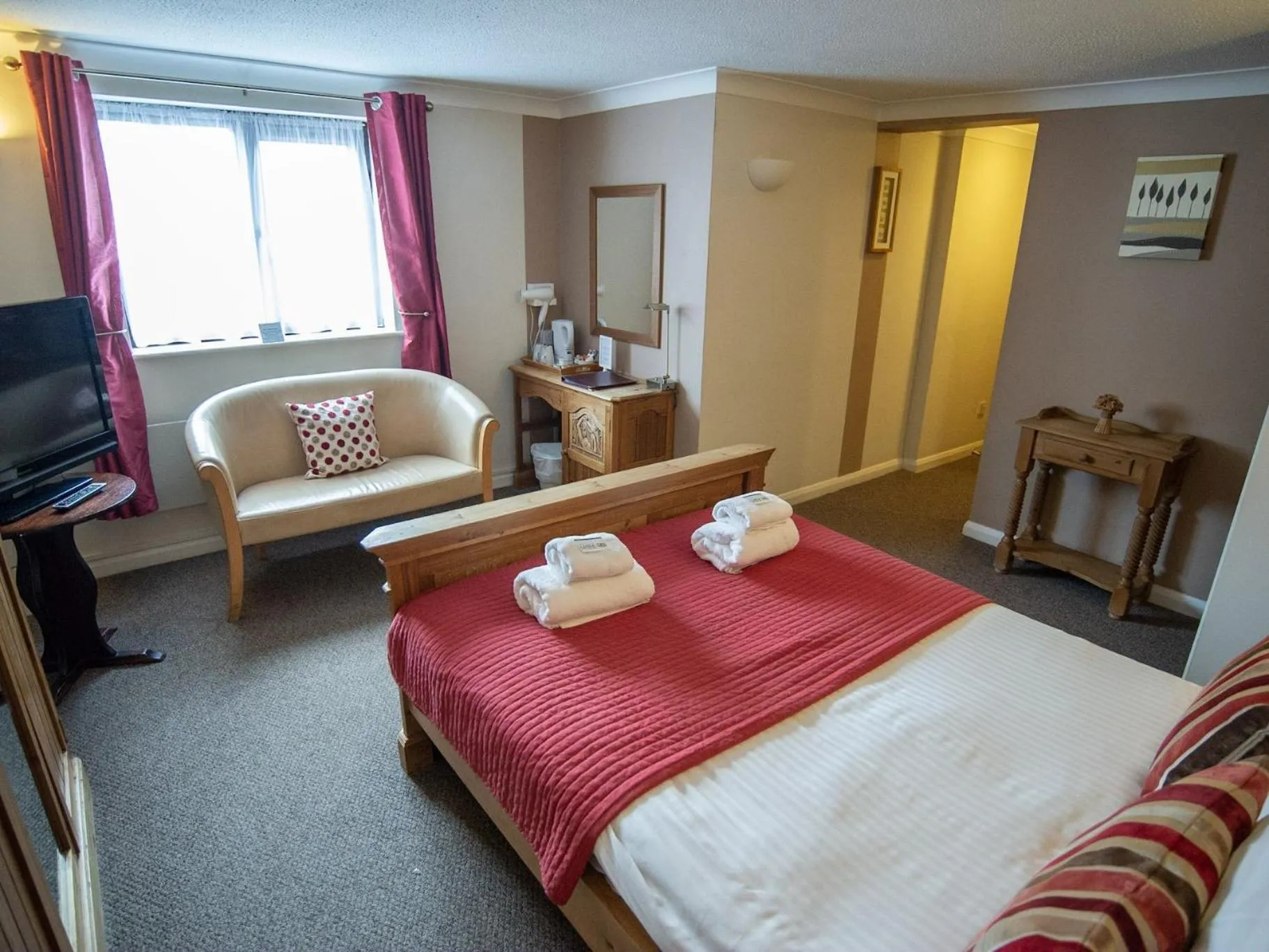 Bedroom, Bed in The Heath Inn