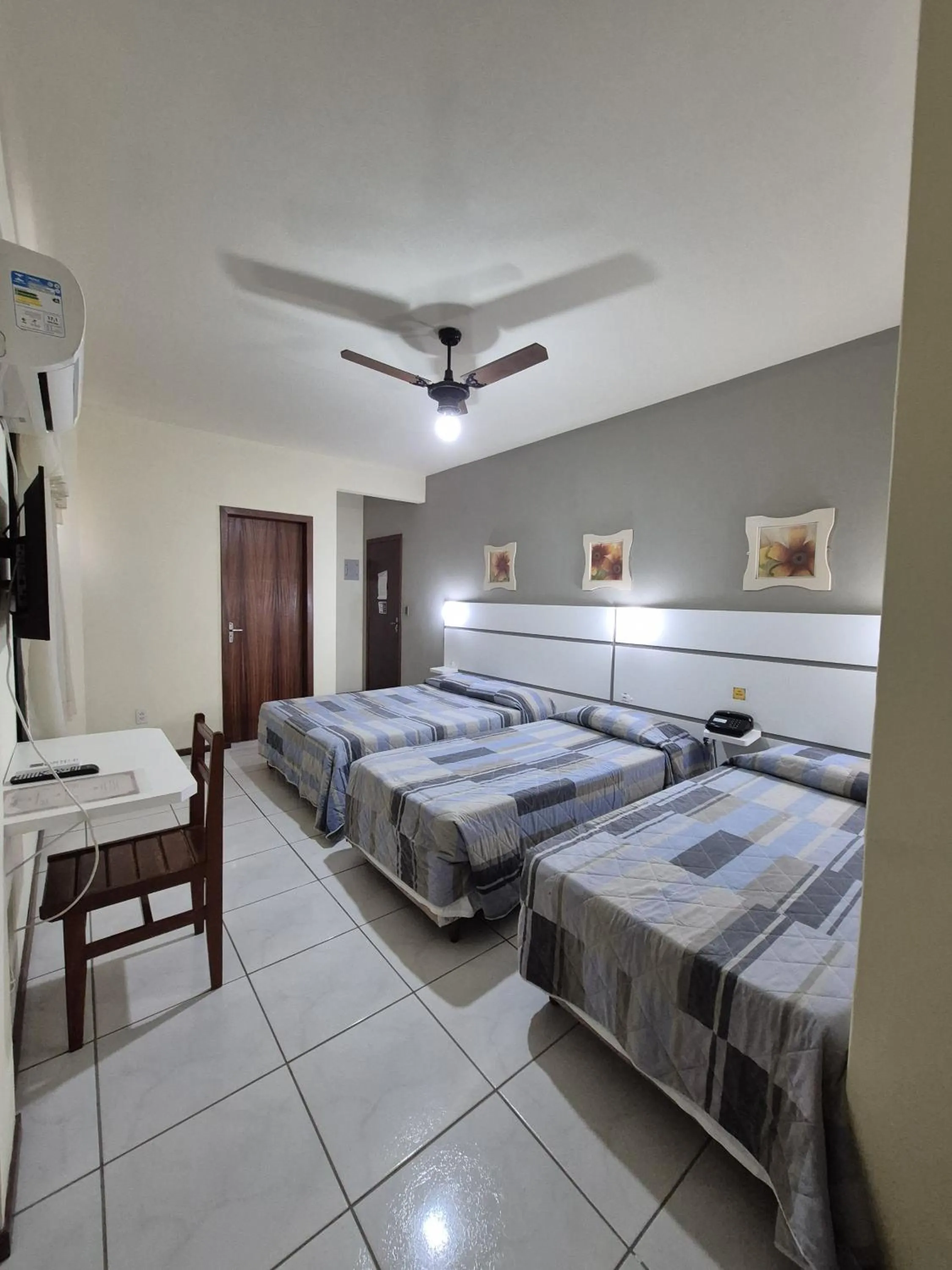 Bed in Hotel Cambirela