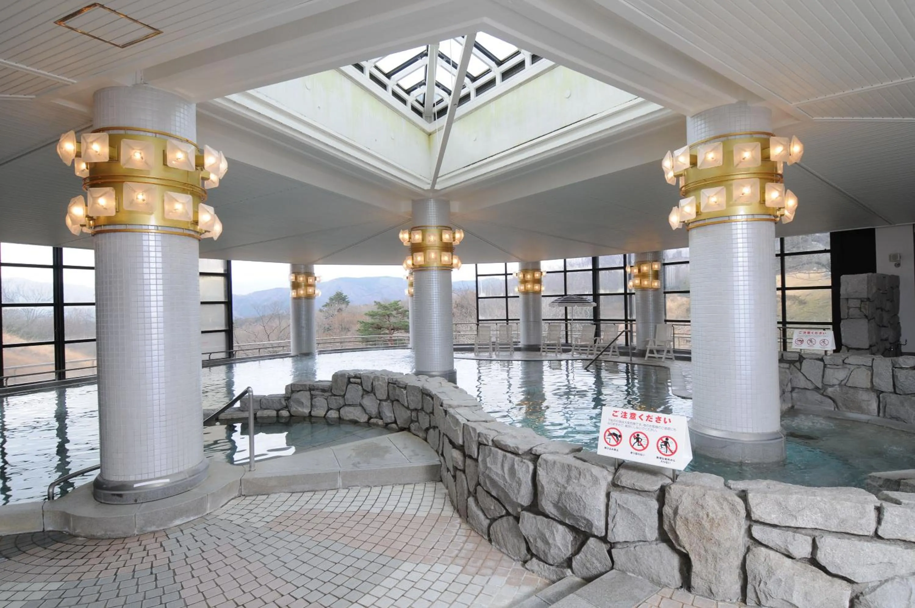 Swimming pool in Laforet Shuzenji Sanshisuimei