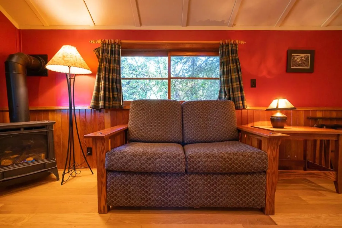 Living room in Johnston Canyon Lodge & Bungalows