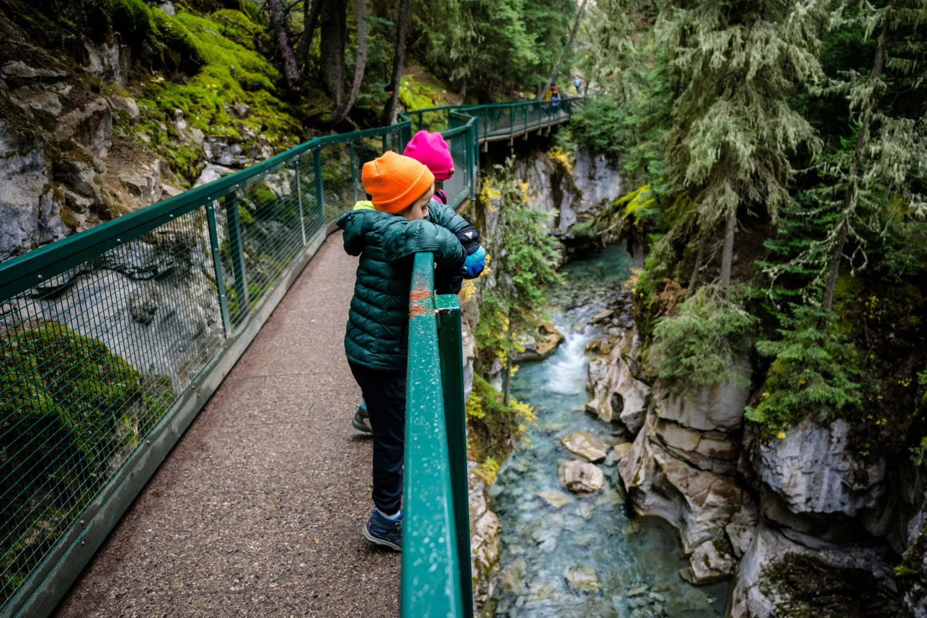 Hiking in Johnston Canyon Lodge & Bungalows