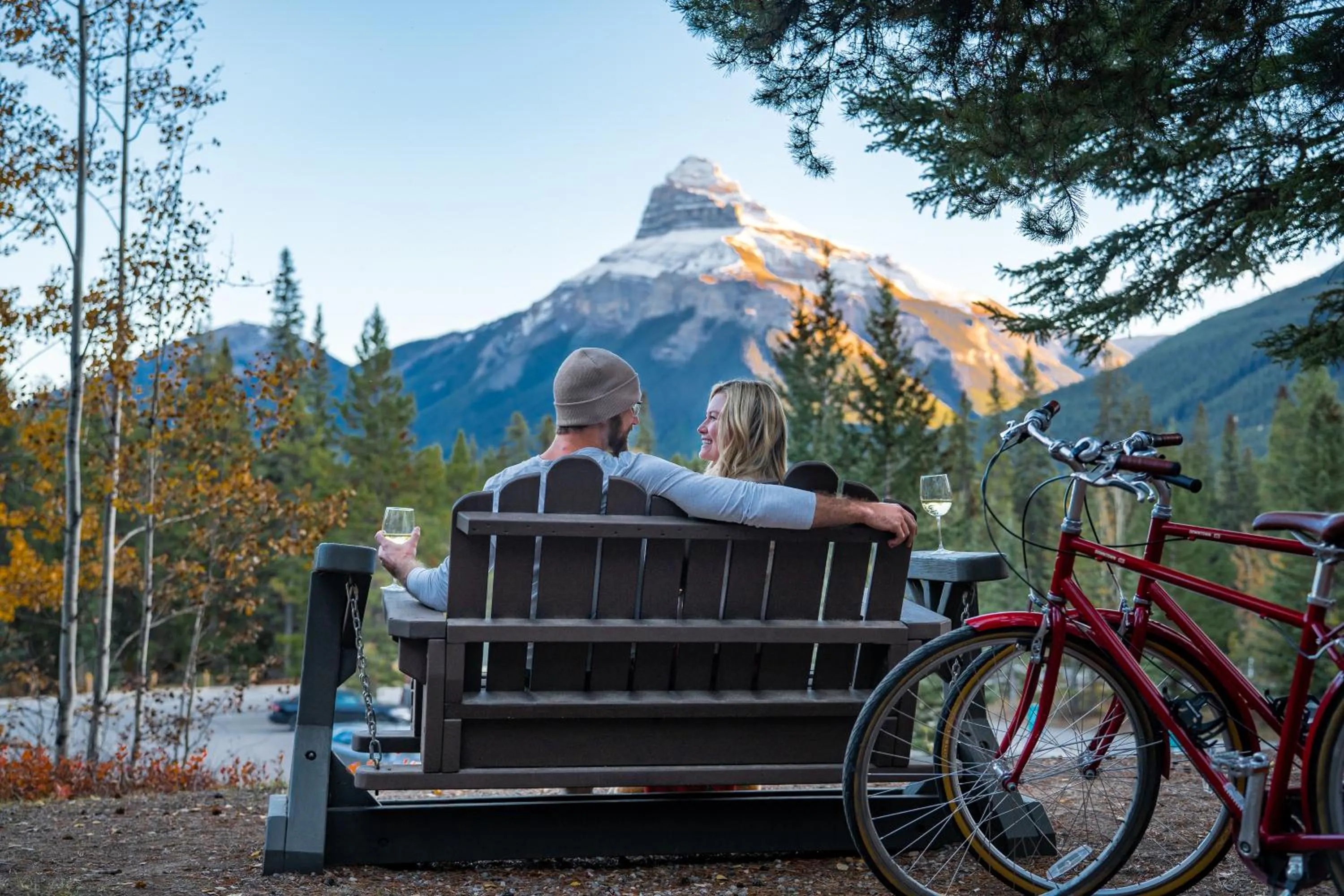 Garden in Johnston Canyon Lodge & Bungalows