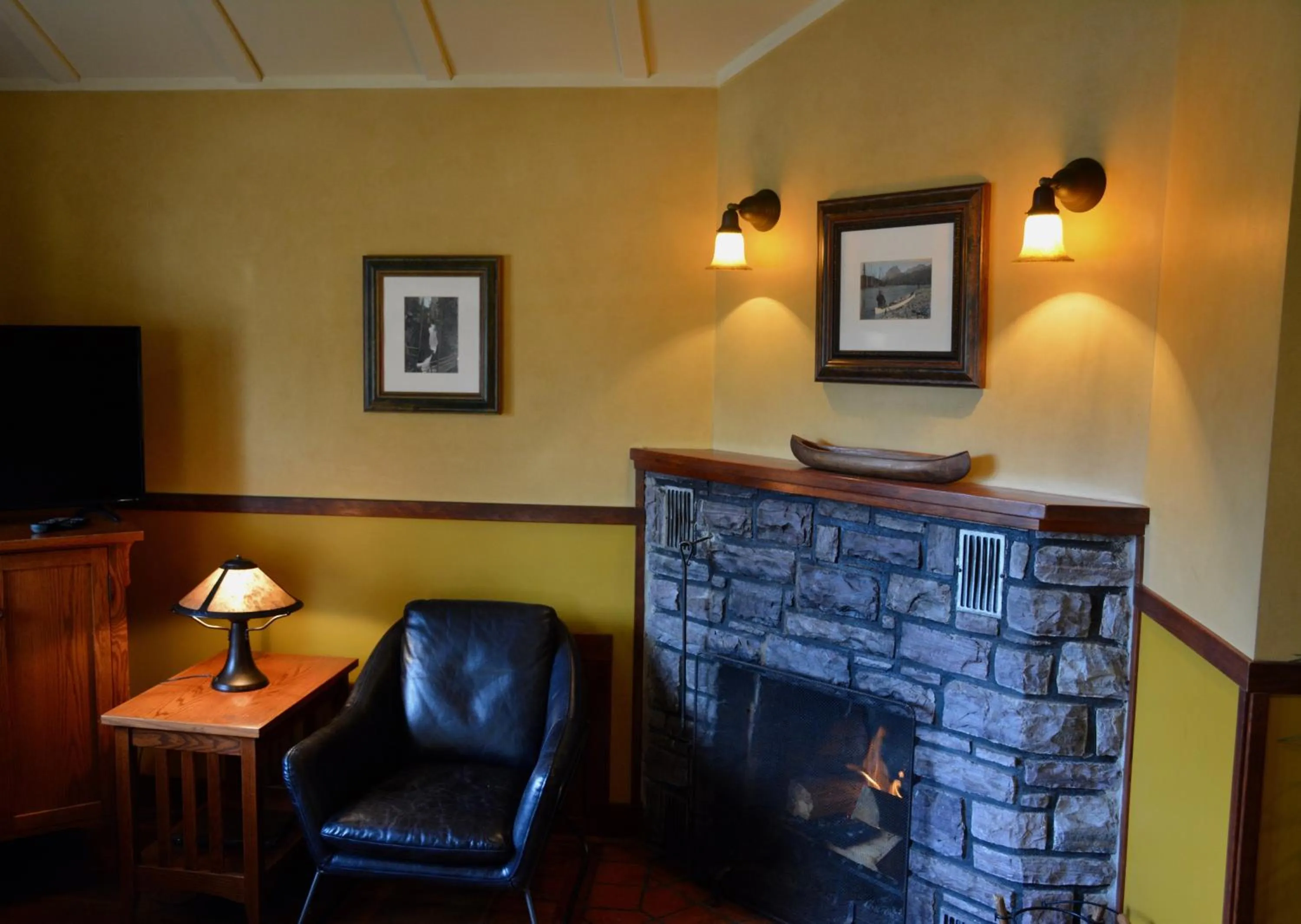 flat iron in Johnston Canyon Lodge & Bungalows