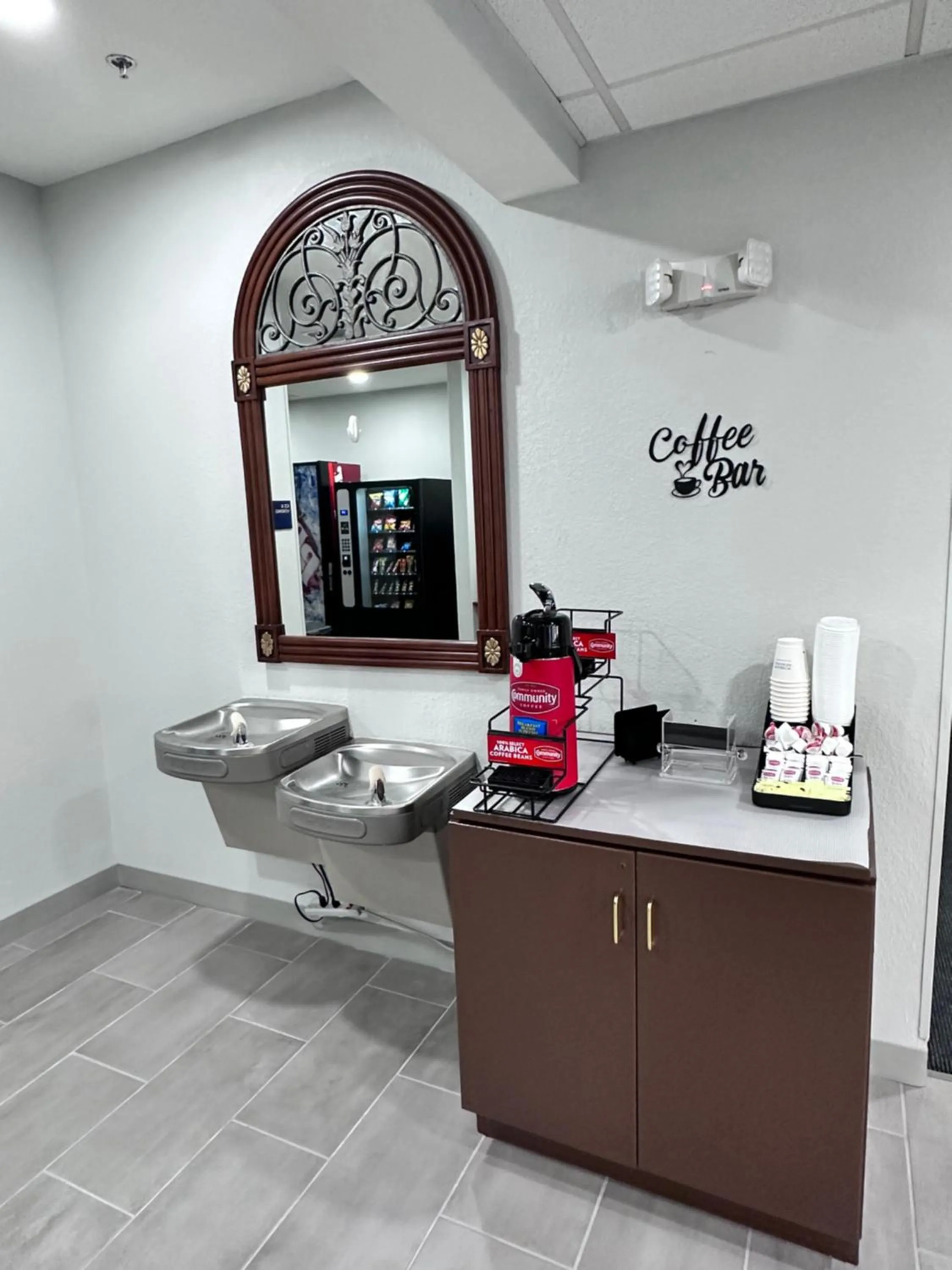 Coffee/tea facilities in Microtel Inn & Suites by Wyndham of Houma