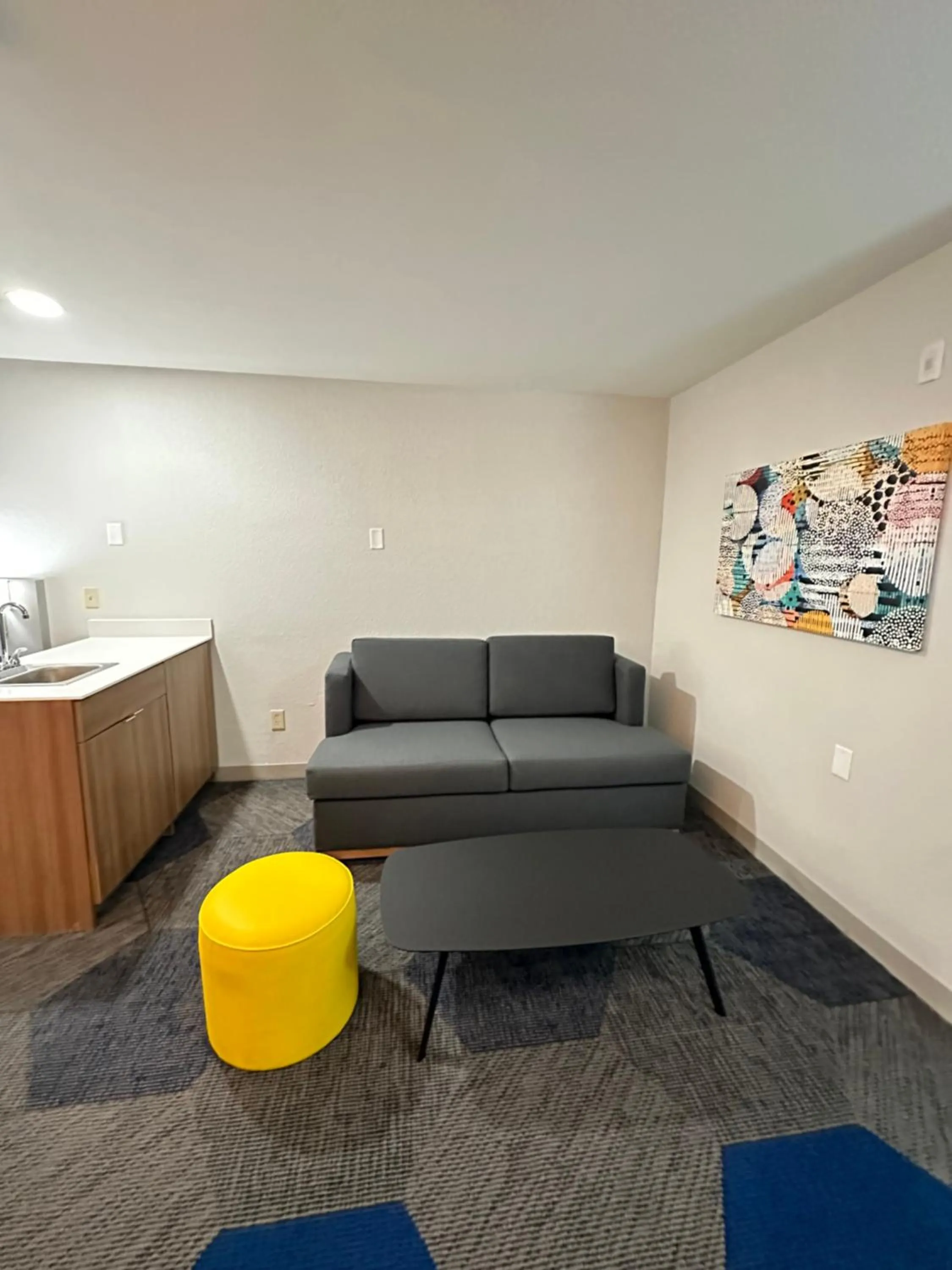 Seating area in Microtel Inn & Suites by Wyndham of Houma